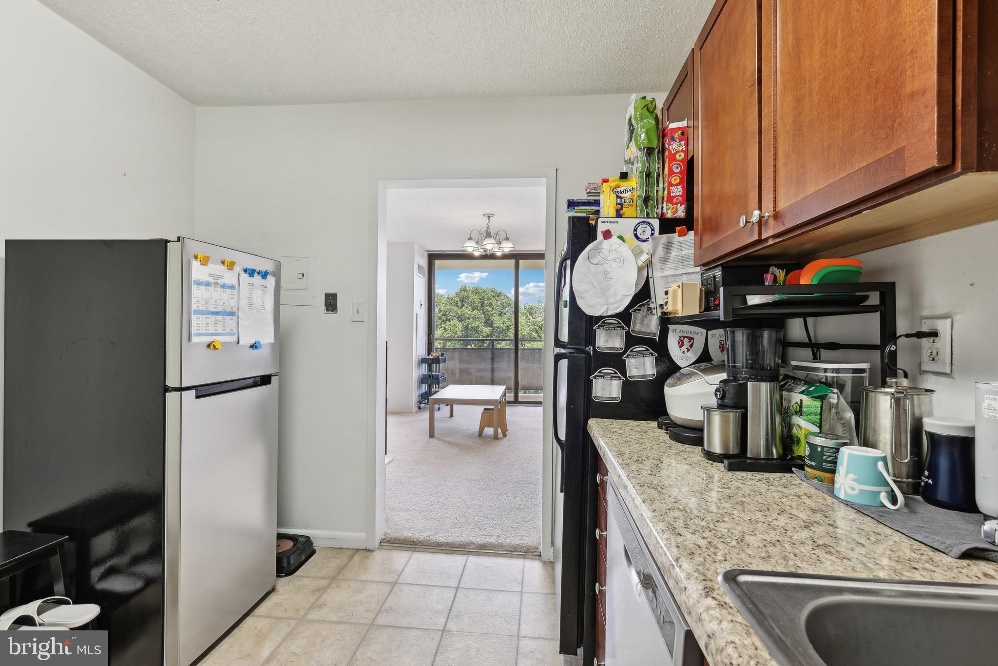 PROMENADE TOWERS - Residential