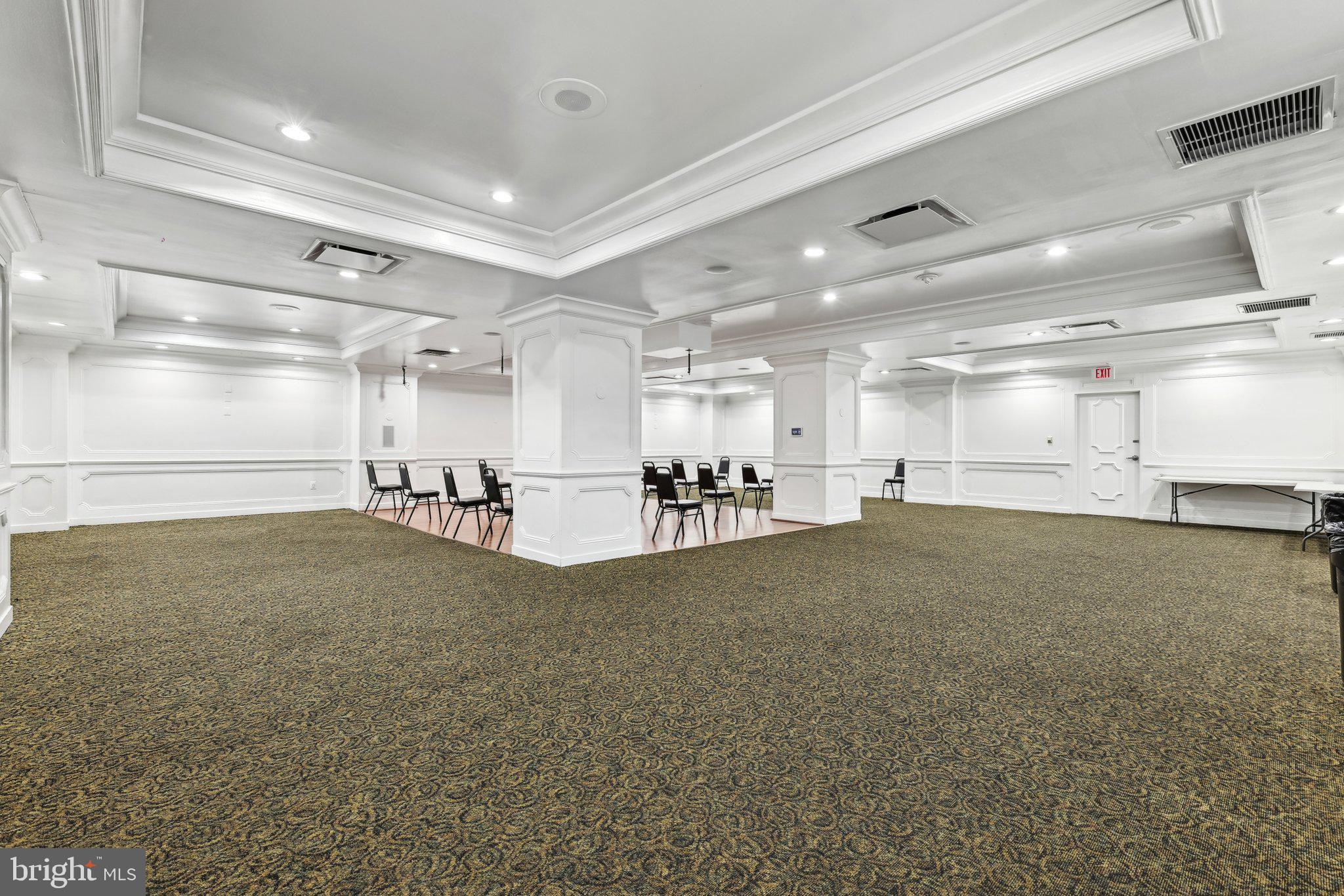 PROMENADE TOWERS - Residential