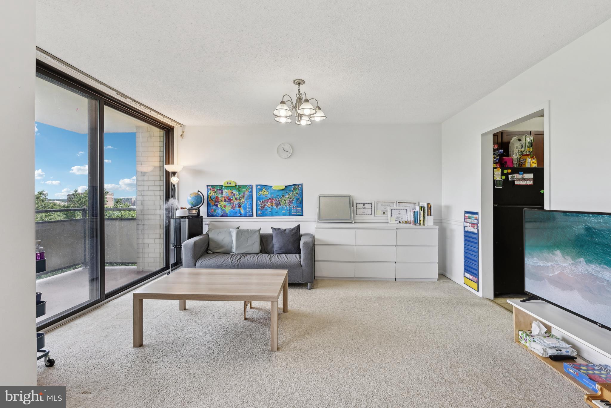 PROMENADE TOWERS - Residential