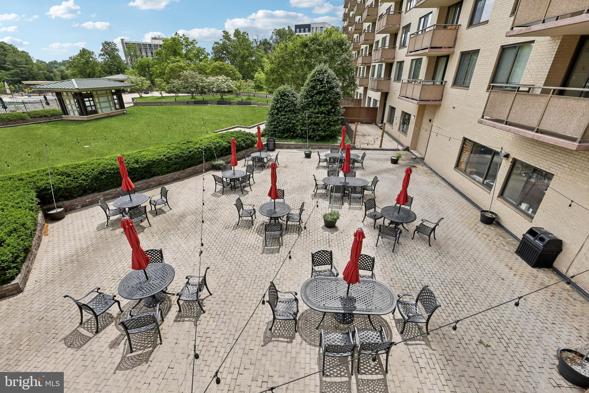 PROMENADE TOWERS - Residential