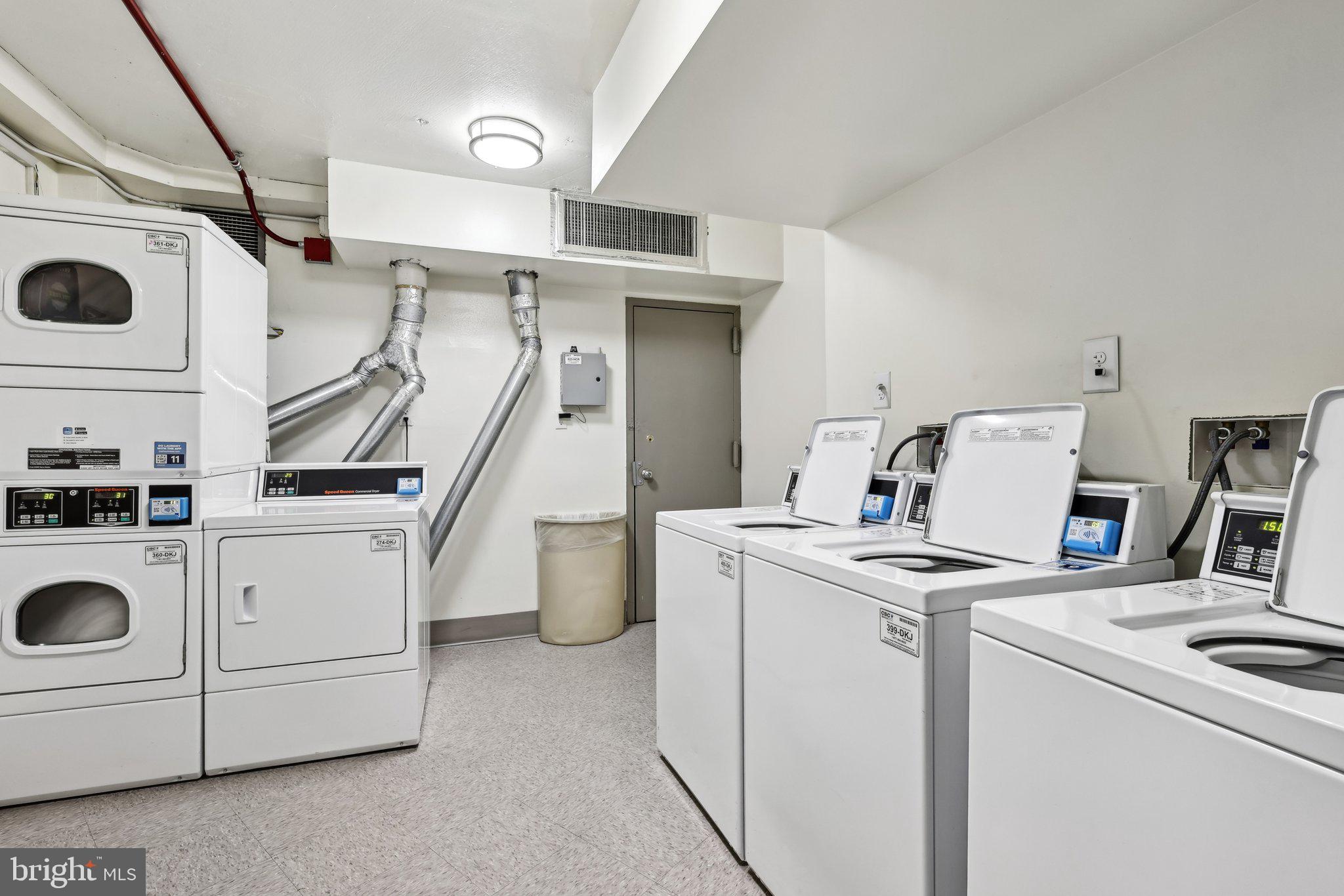 PROMENADE TOWERS - Residential