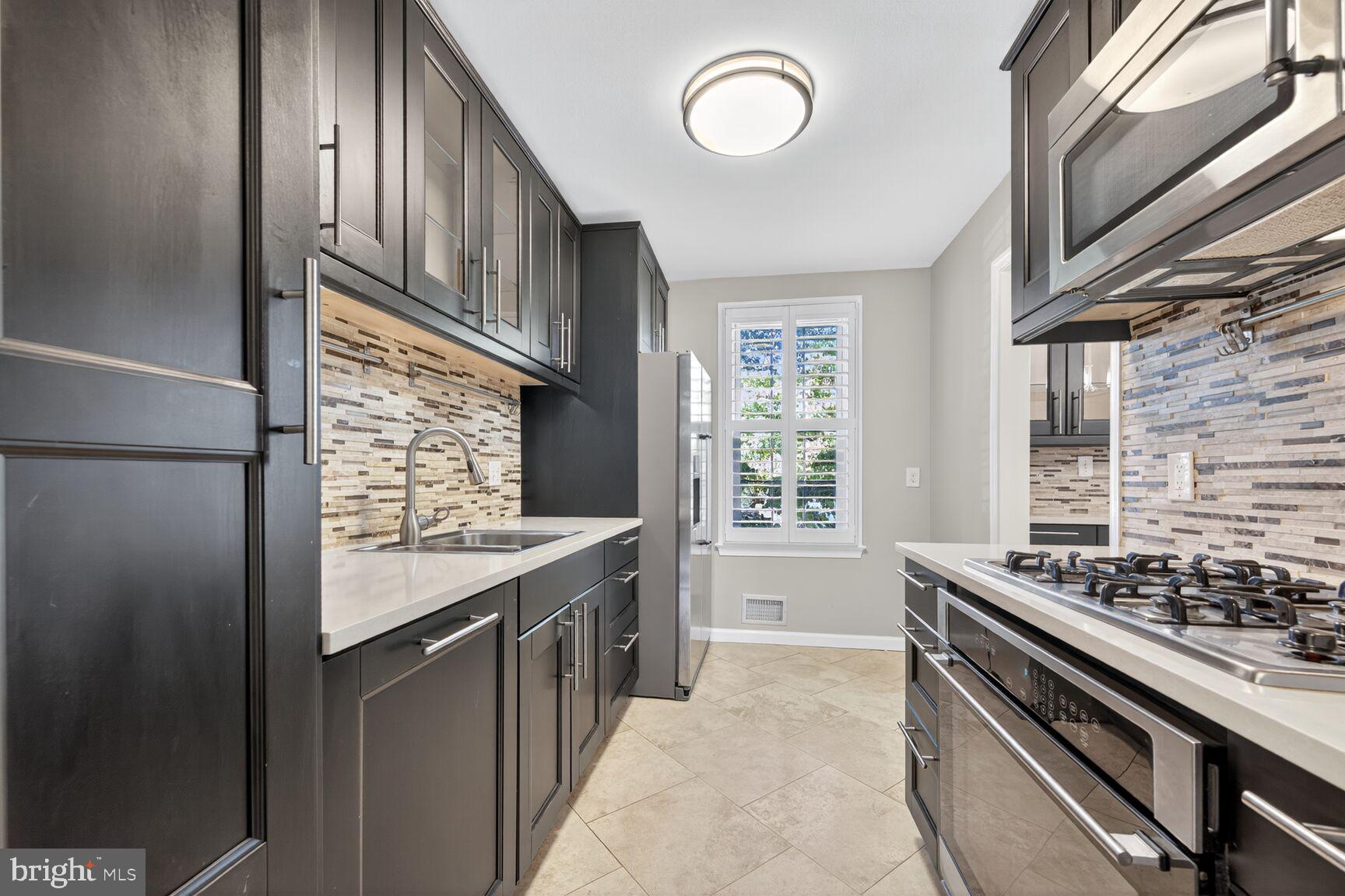 WOODLEY GARDENS COOP - Residential