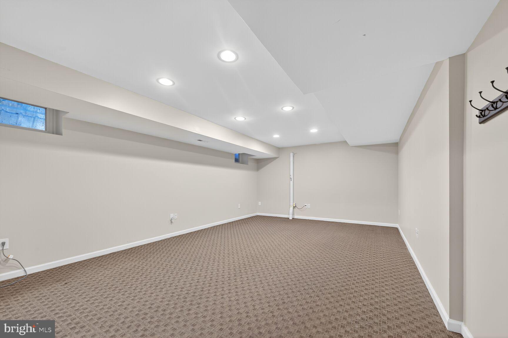 WOODLEY GARDENS COOP - Residential