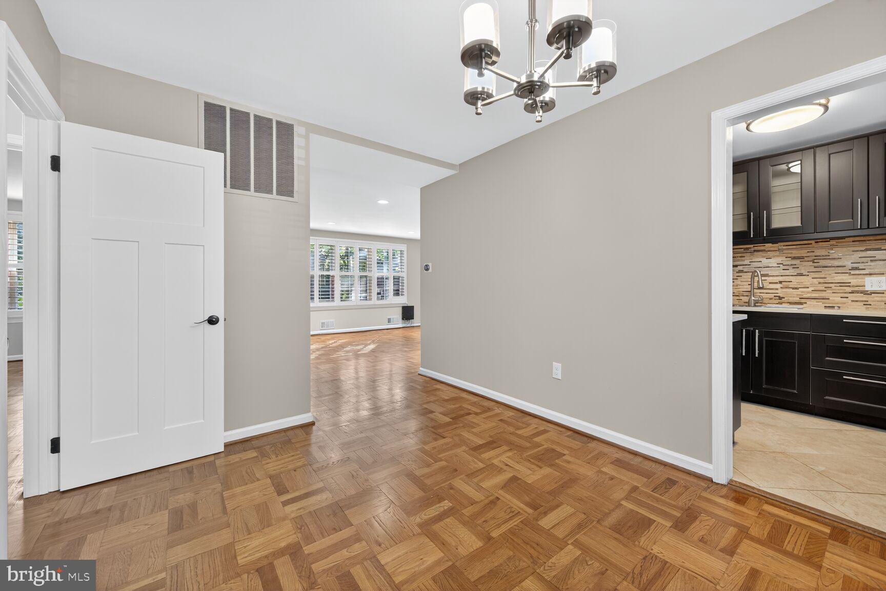 WOODLEY GARDENS COOP - Residential