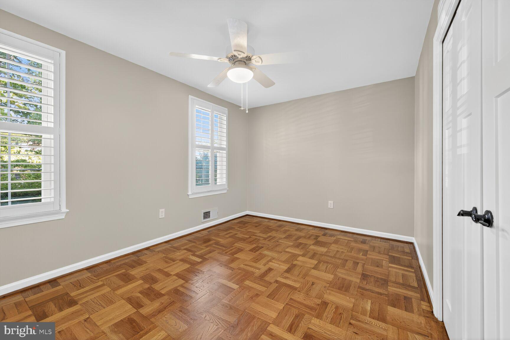 WOODLEY GARDENS COOP - Residential