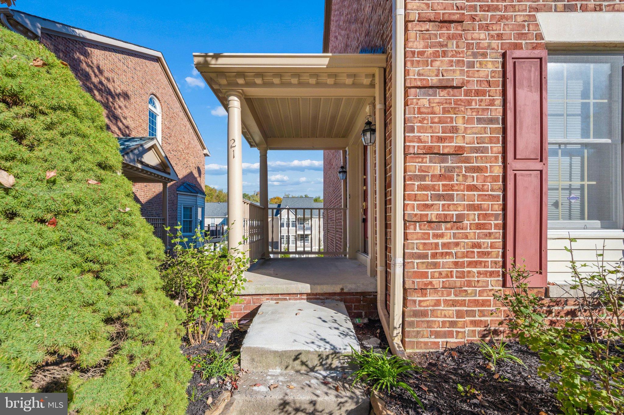 21 WILLWOOD COURT