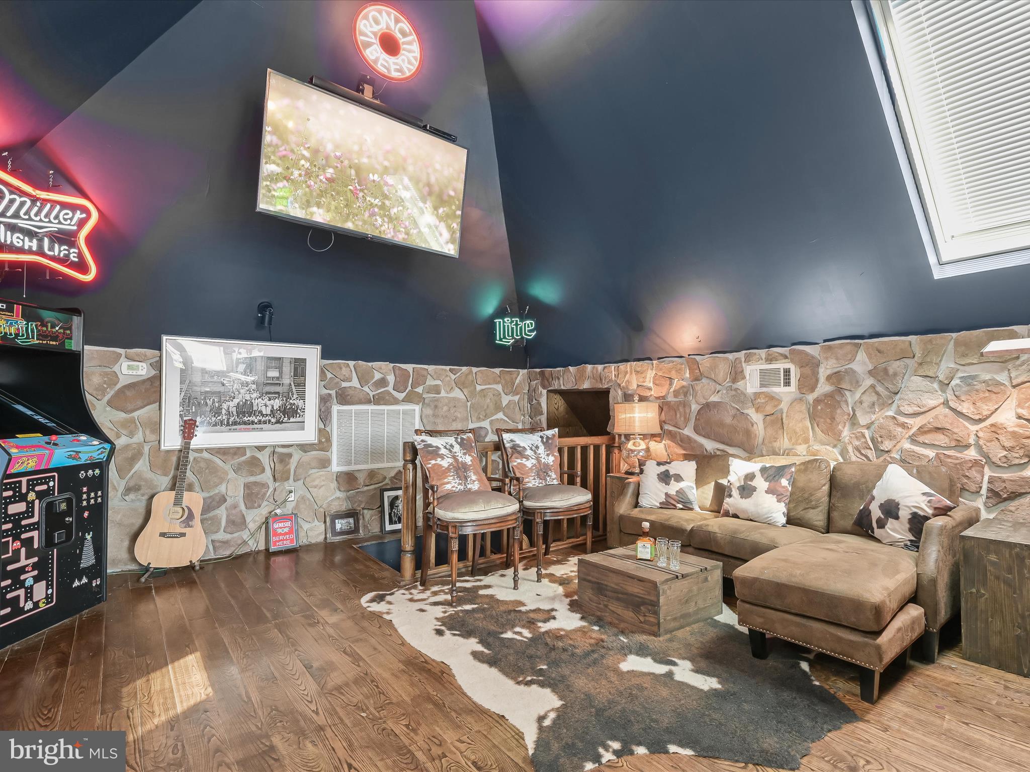 BRETTON WOODS - Residential