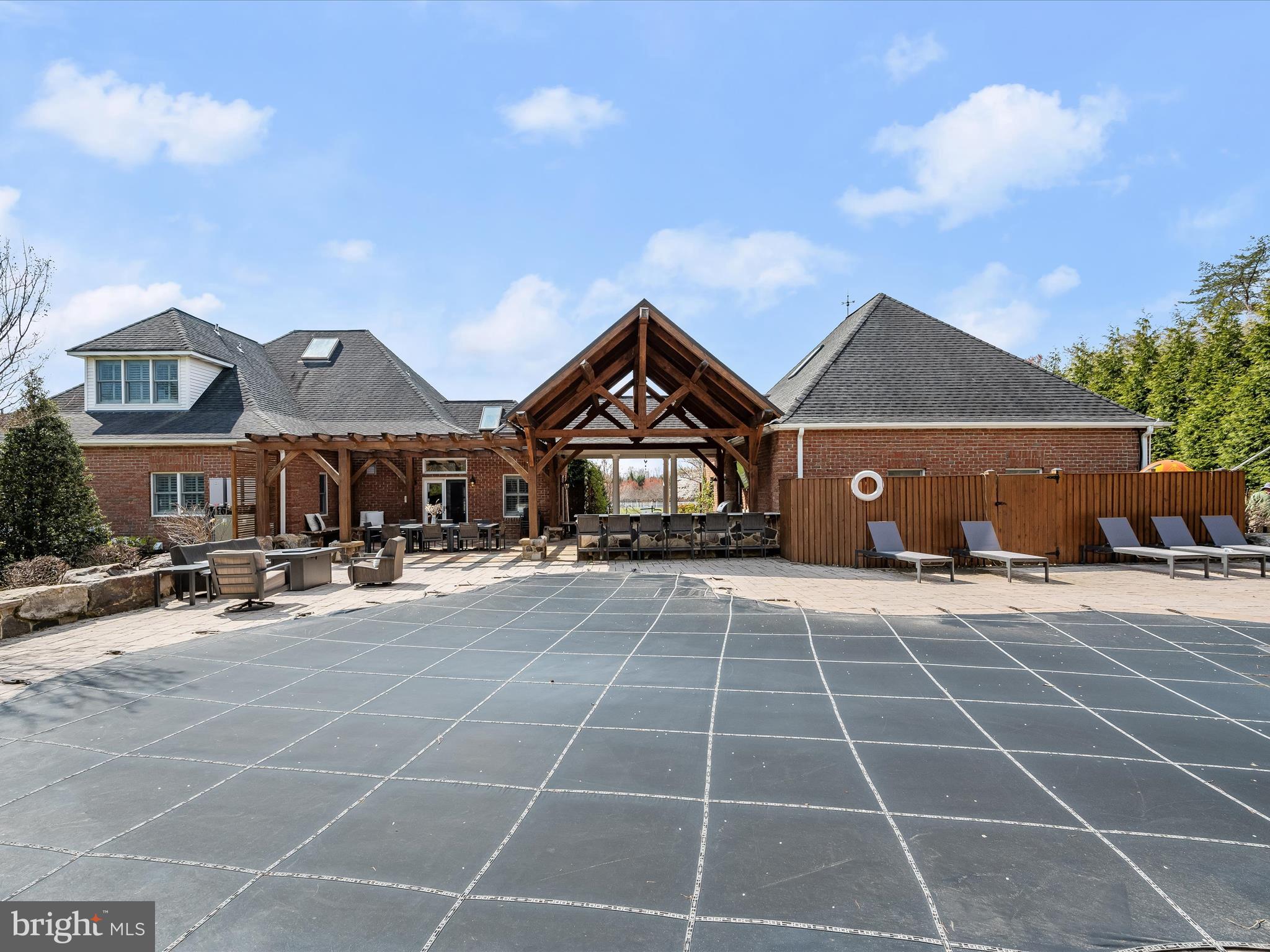 BRETTON WOODS - Residential