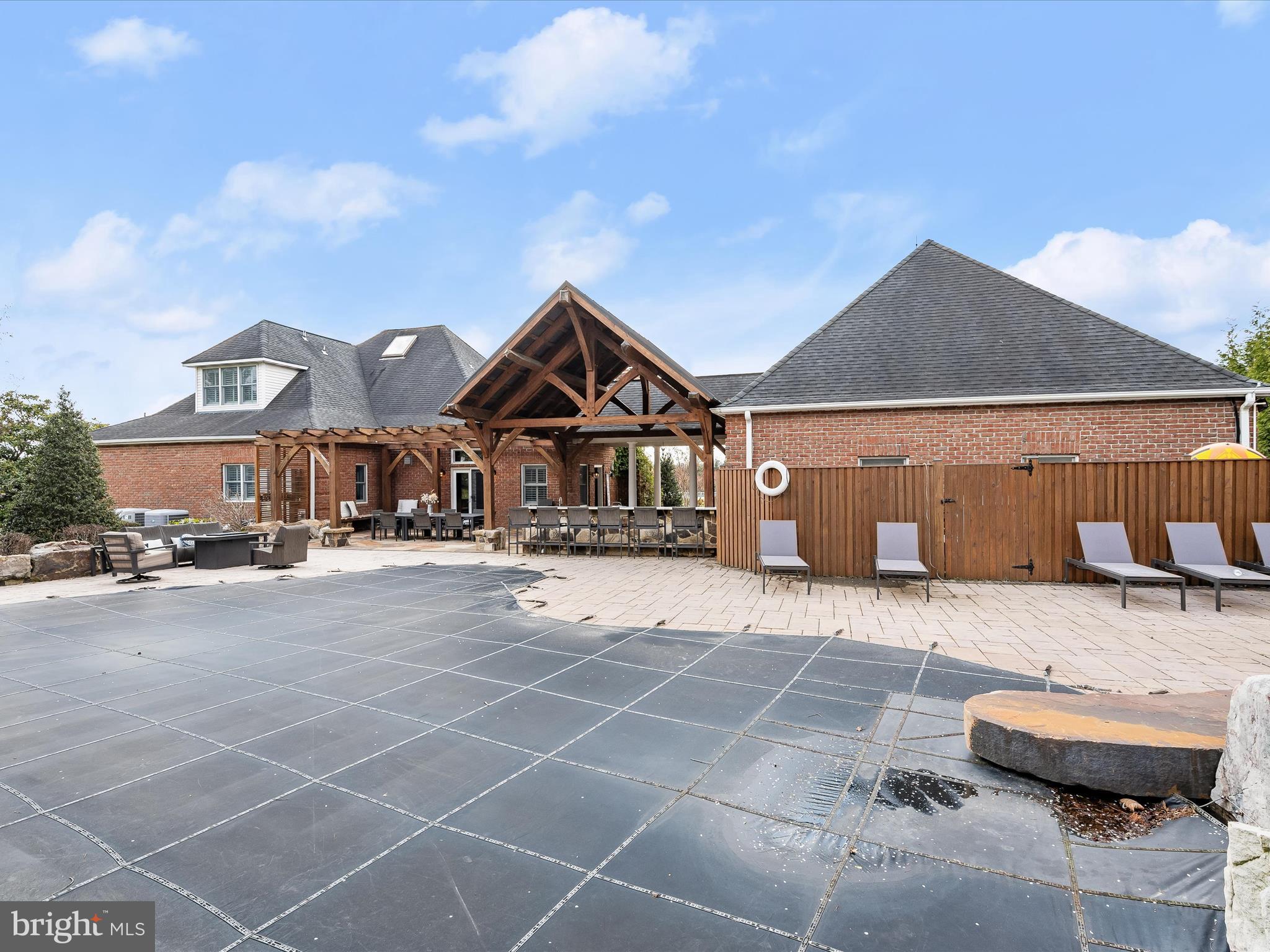 BRETTON WOODS - Residential