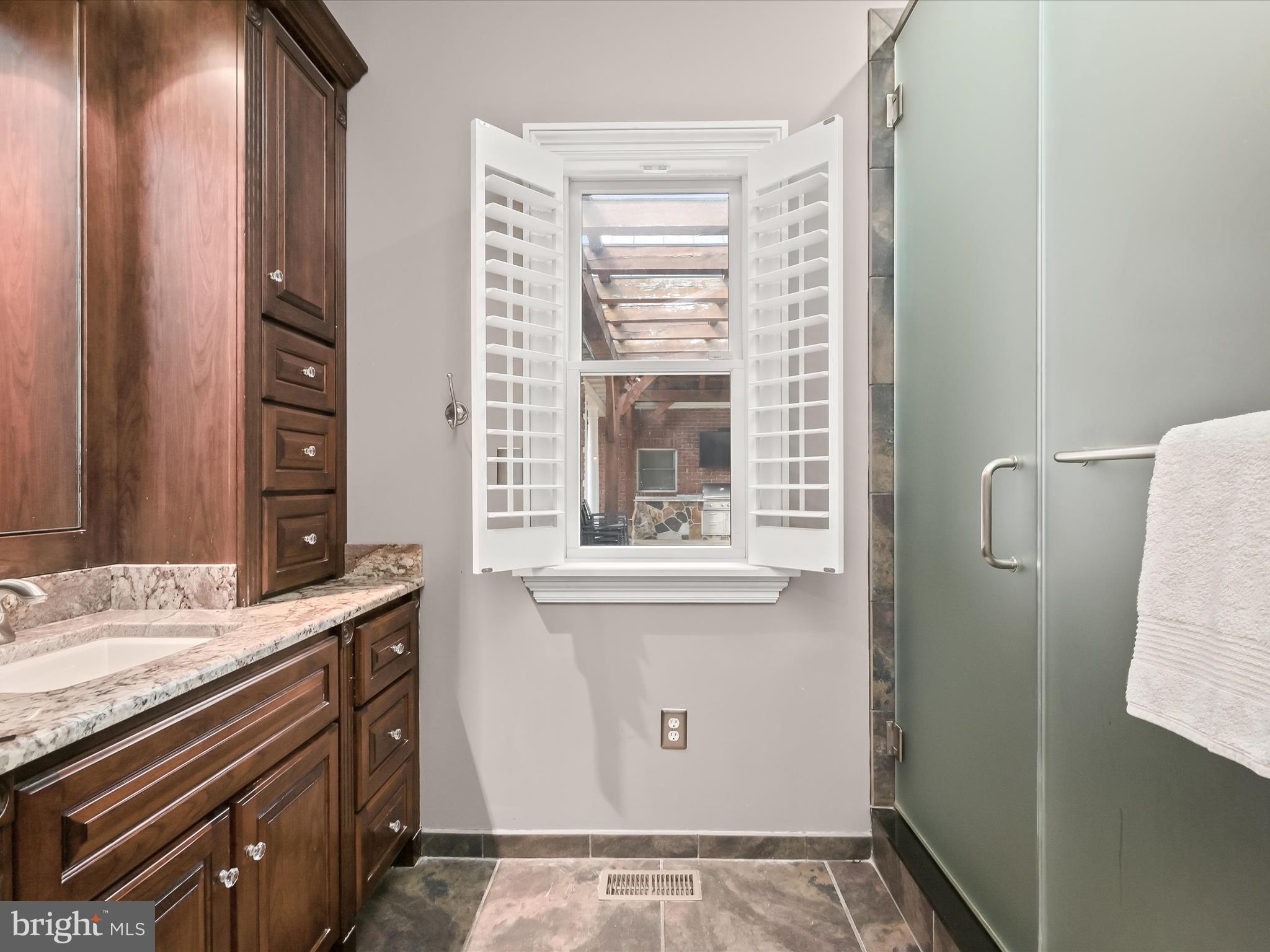 BRETTON WOODS - Residential