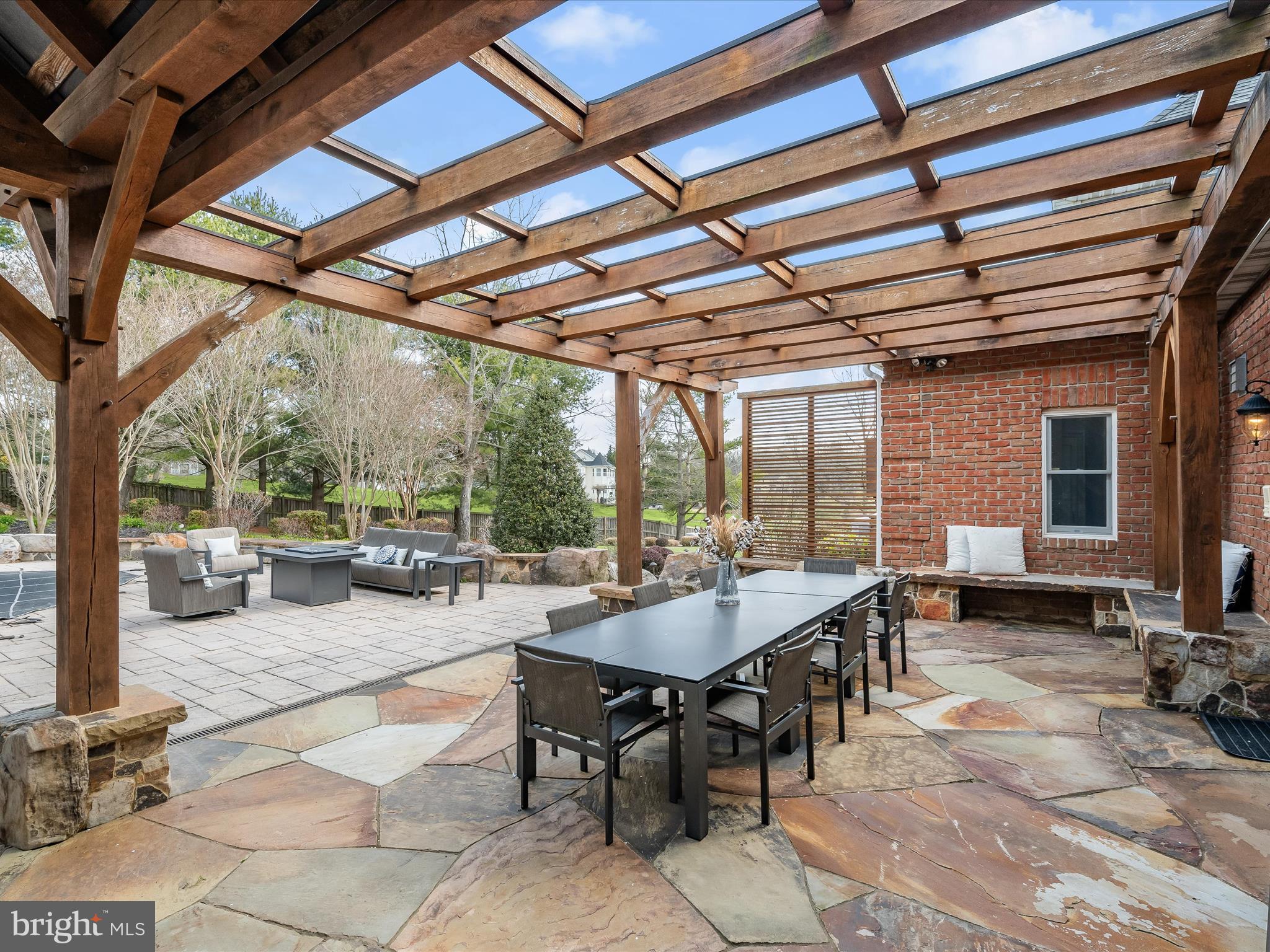 BRETTON WOODS - Residential