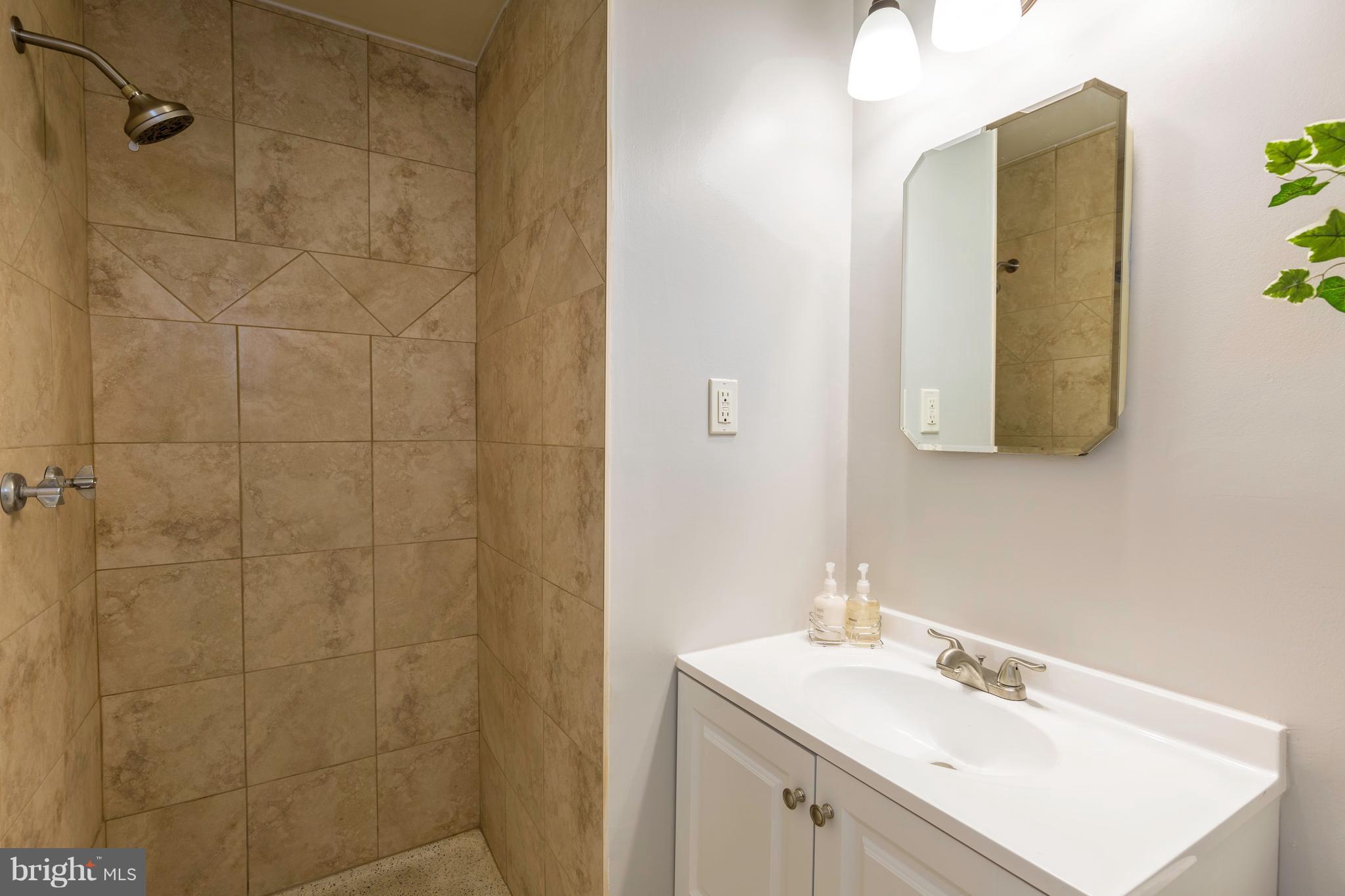 BENFIELD MANOR - Residential