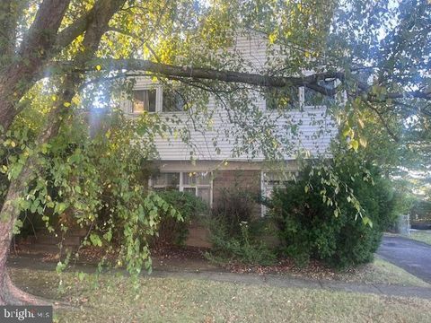 Photo of 3743 Forrest Avenue, PENNSAUKEN, NJ 08110 (MLS # NJCD2102258)