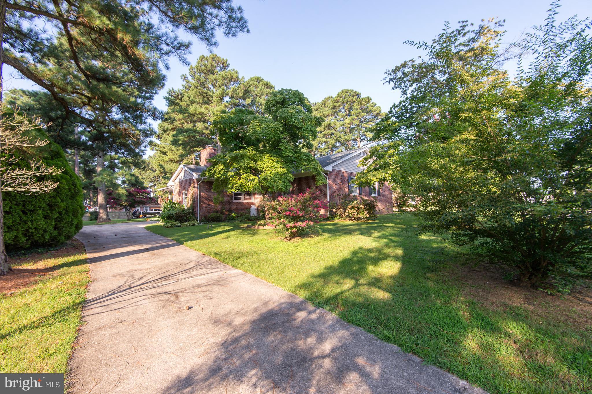 ALGONQUIN - Residential