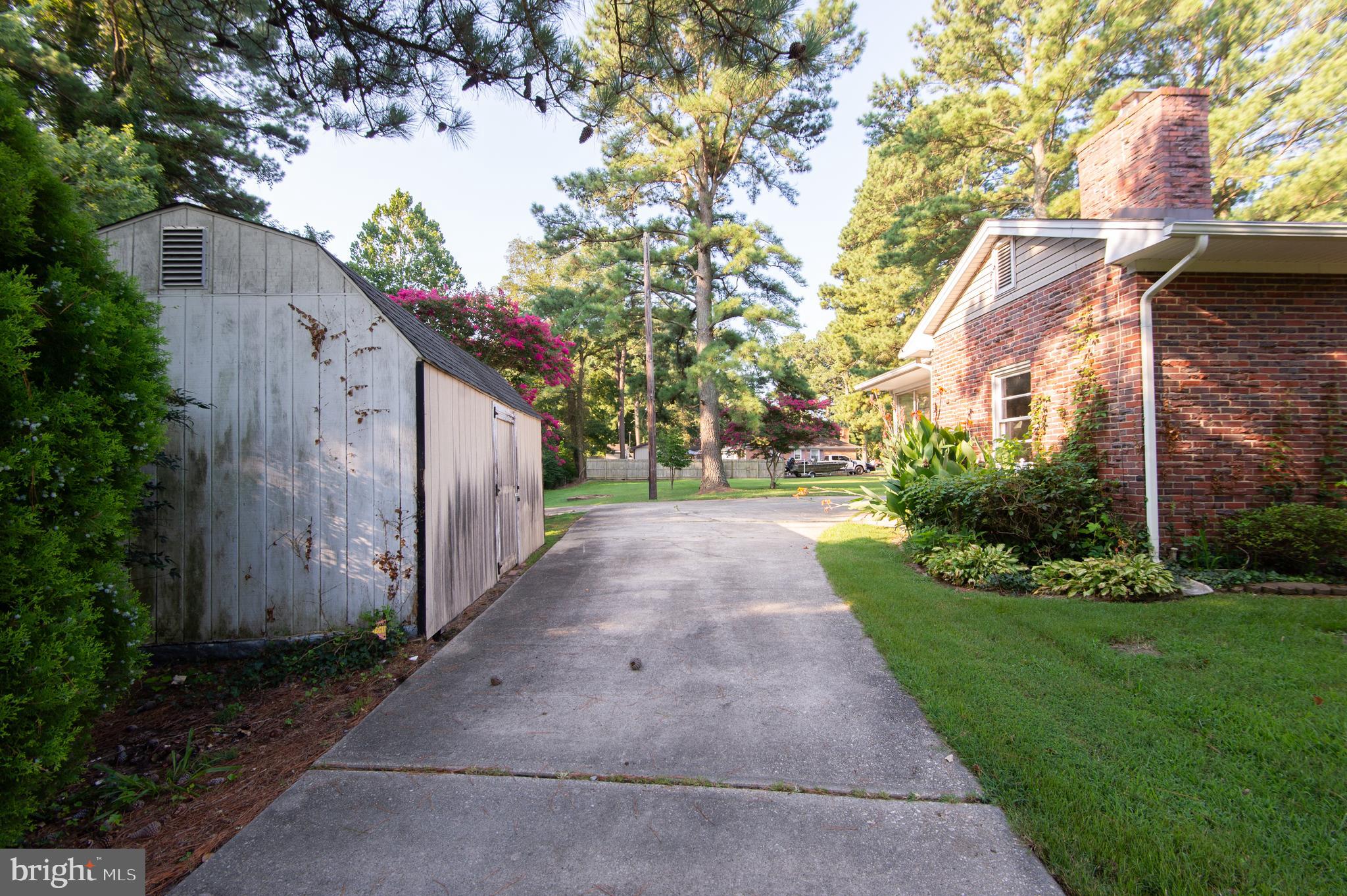 ALGONQUIN - Residential