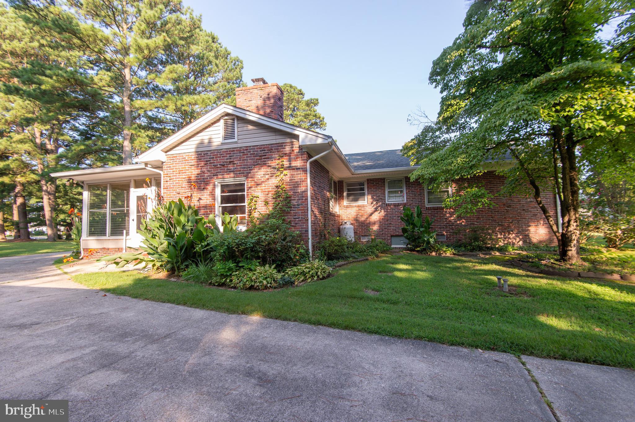 ALGONQUIN - Residential