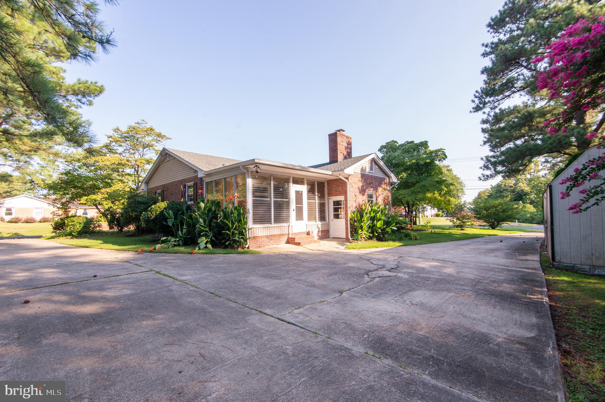 ALGONQUIN - Residential