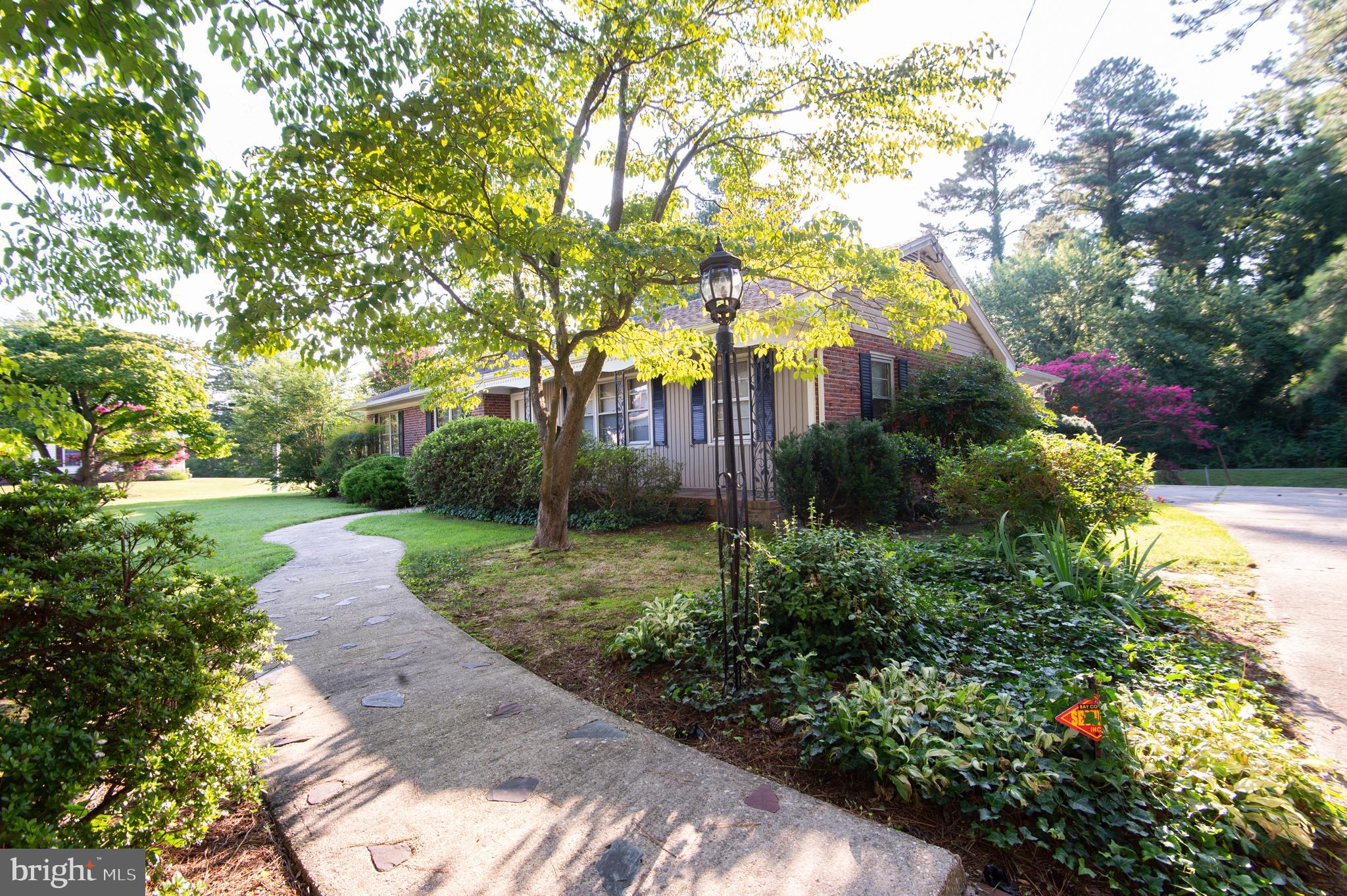 2 ALGONQUIN ROAD