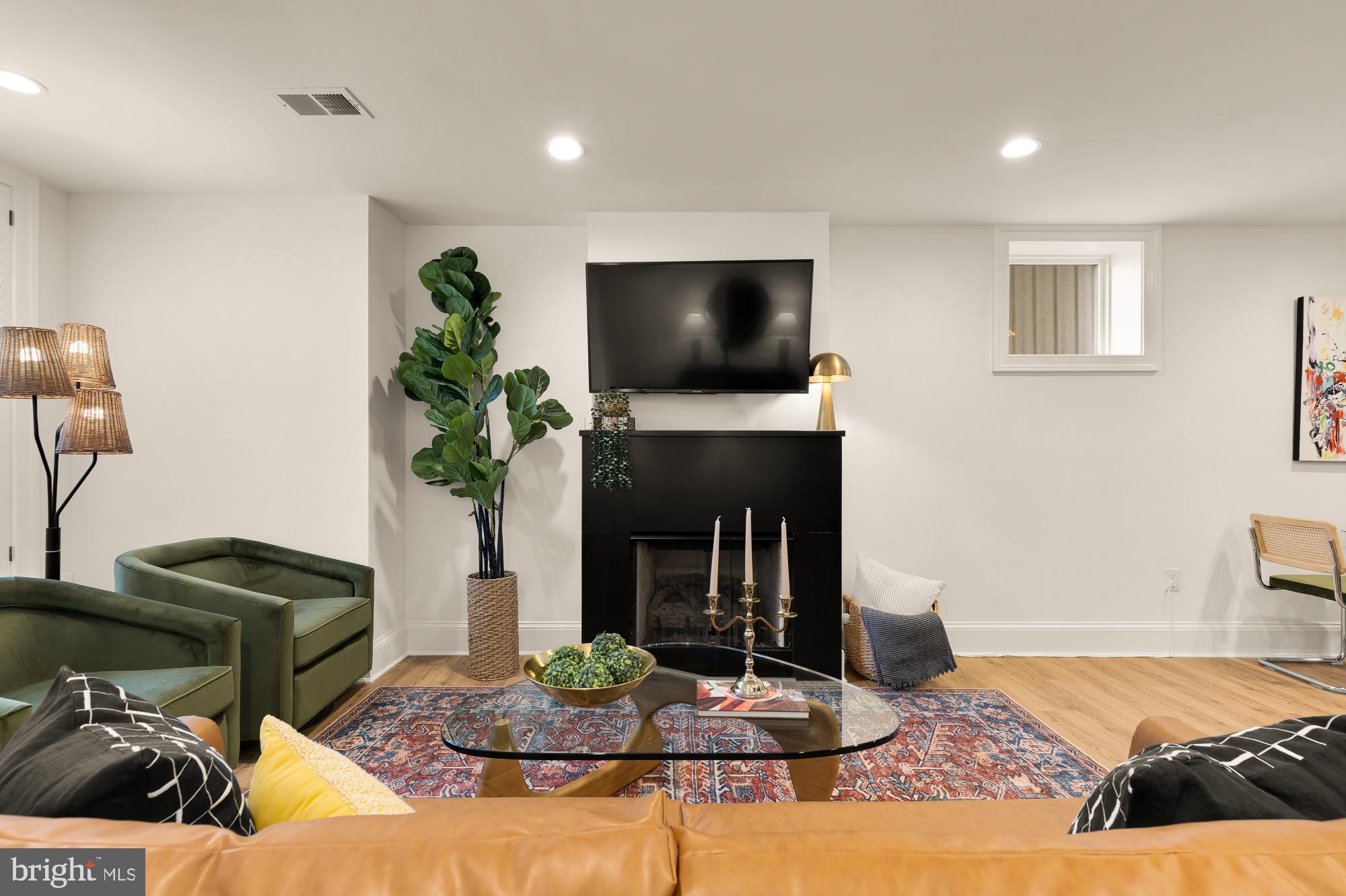 1523 1ST STREET NW A