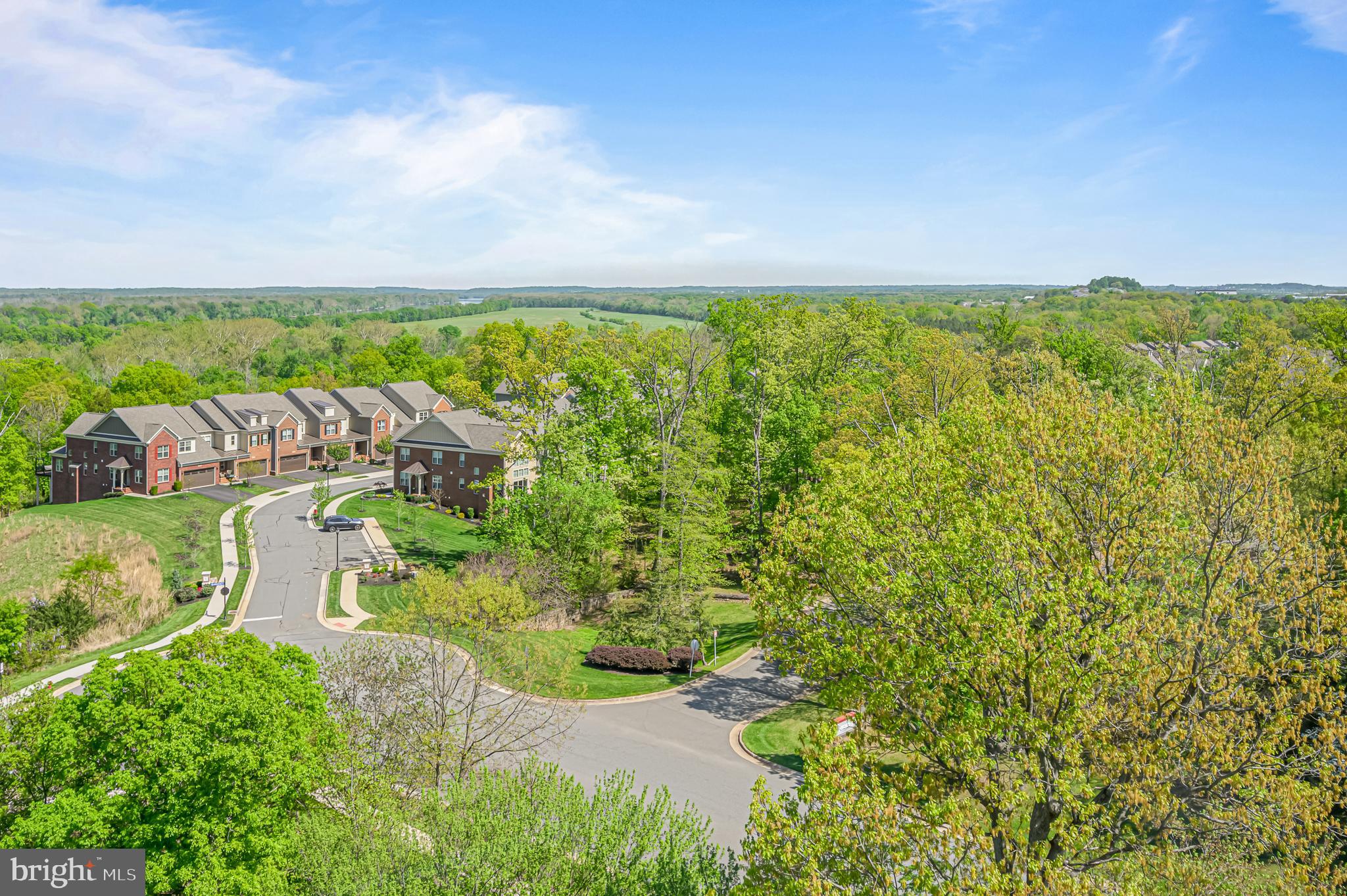 LANSDOWNE WOODS - Residential
