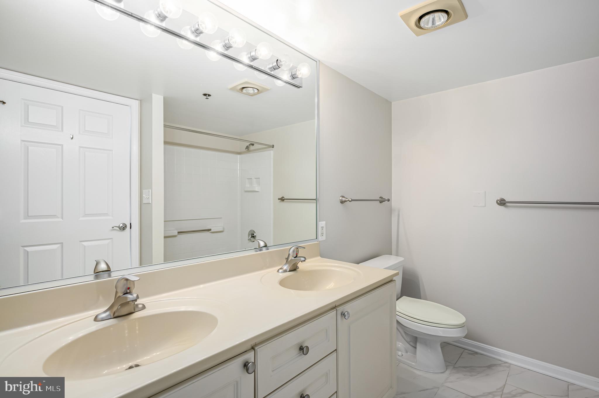 LANSDOWNE WOODS - Residential