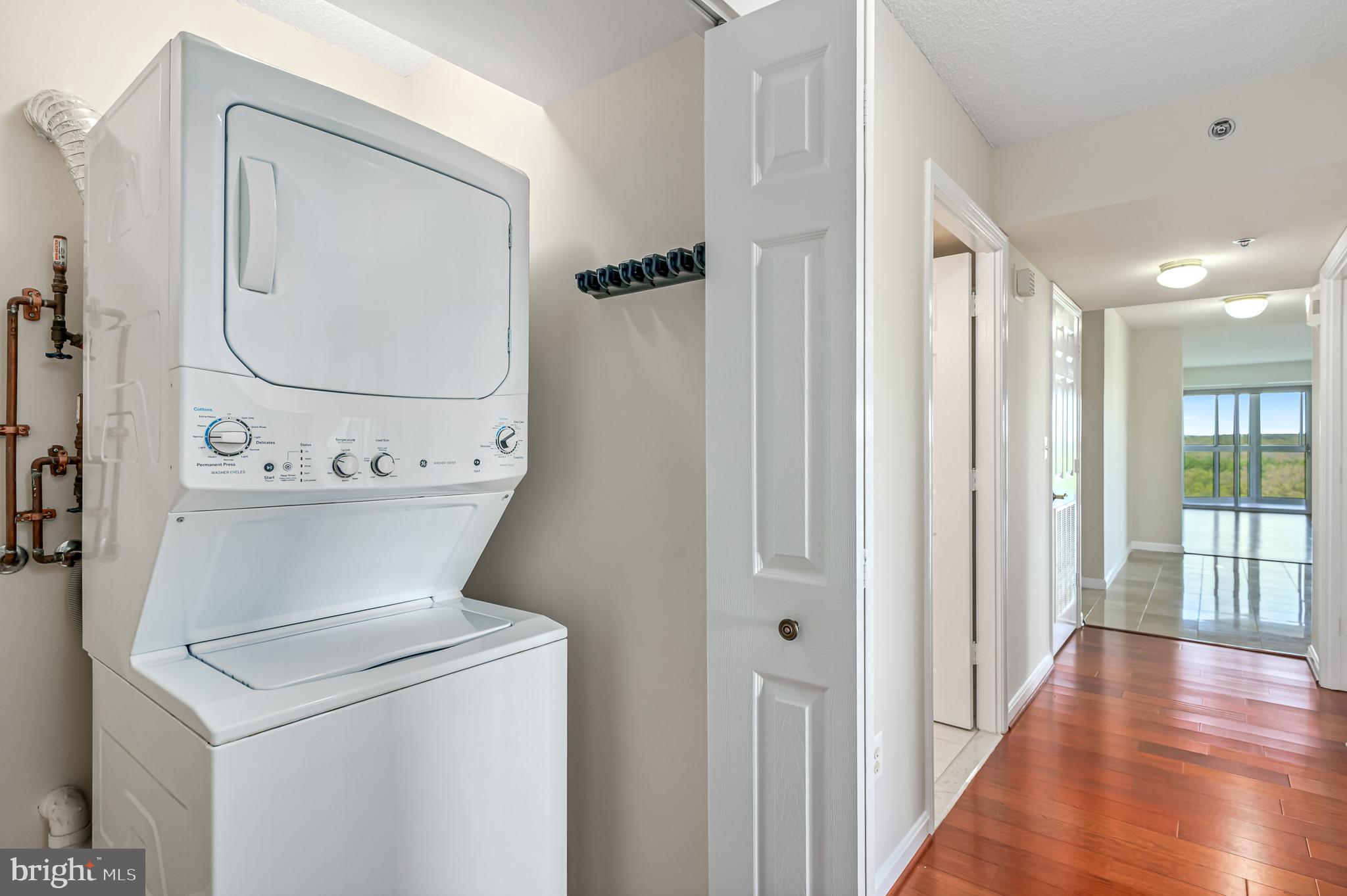 LANSDOWNE WOODS - Residential