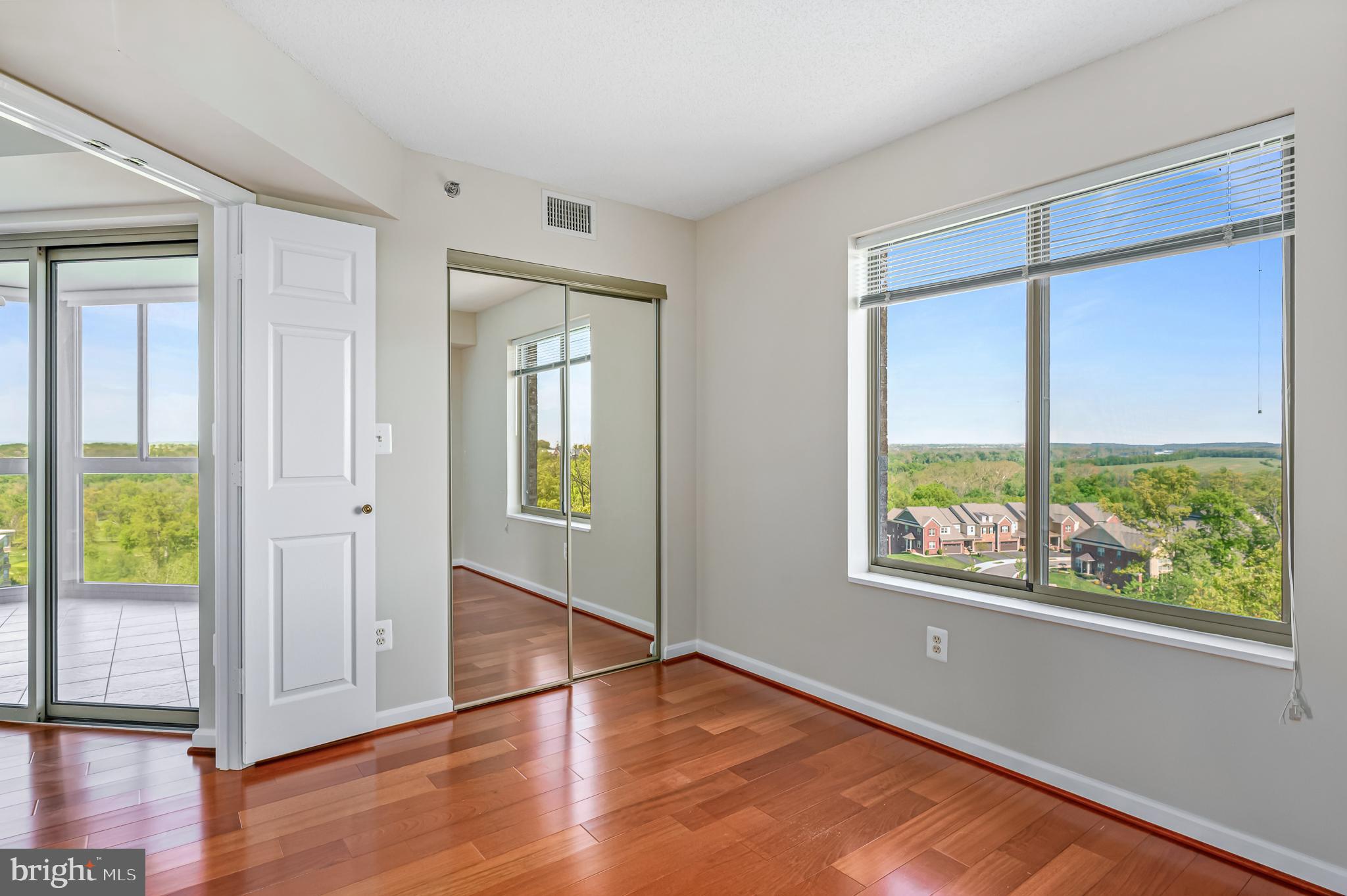 LANSDOWNE WOODS - Residential