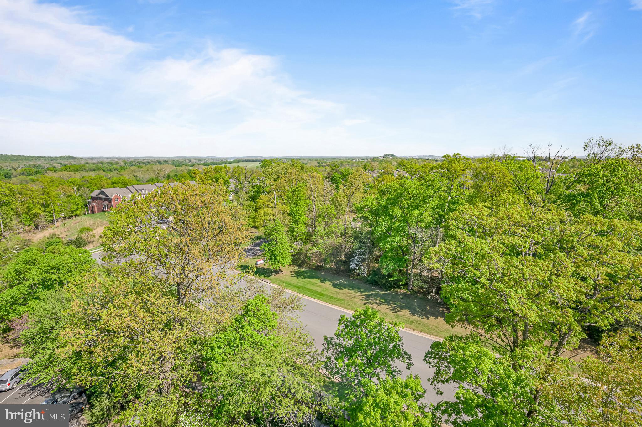 LANSDOWNE WOODS - Residential