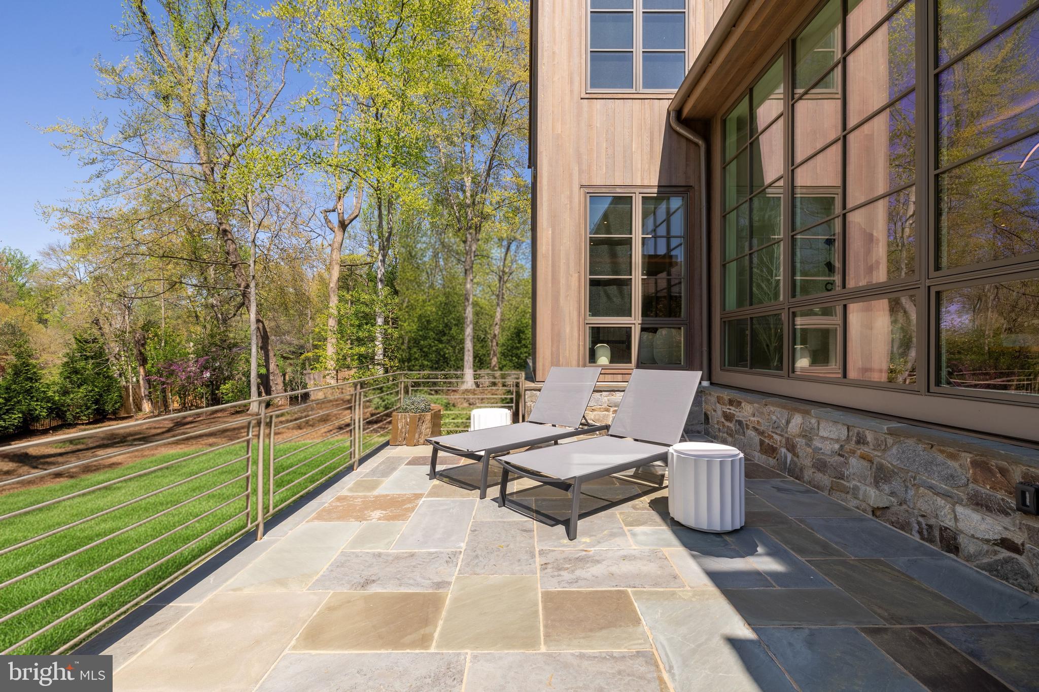 BURNING TREE - Residential