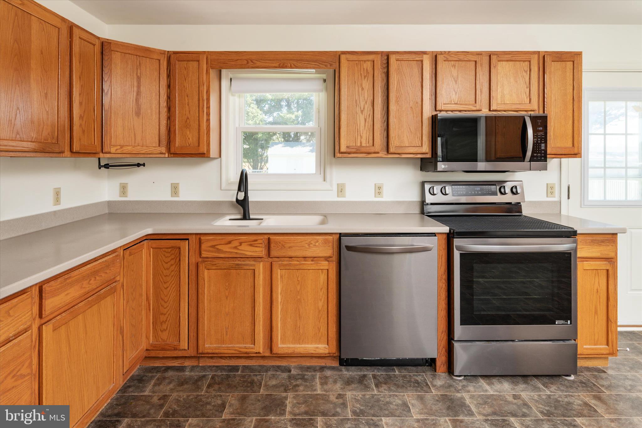 APPLE LANE - Residential