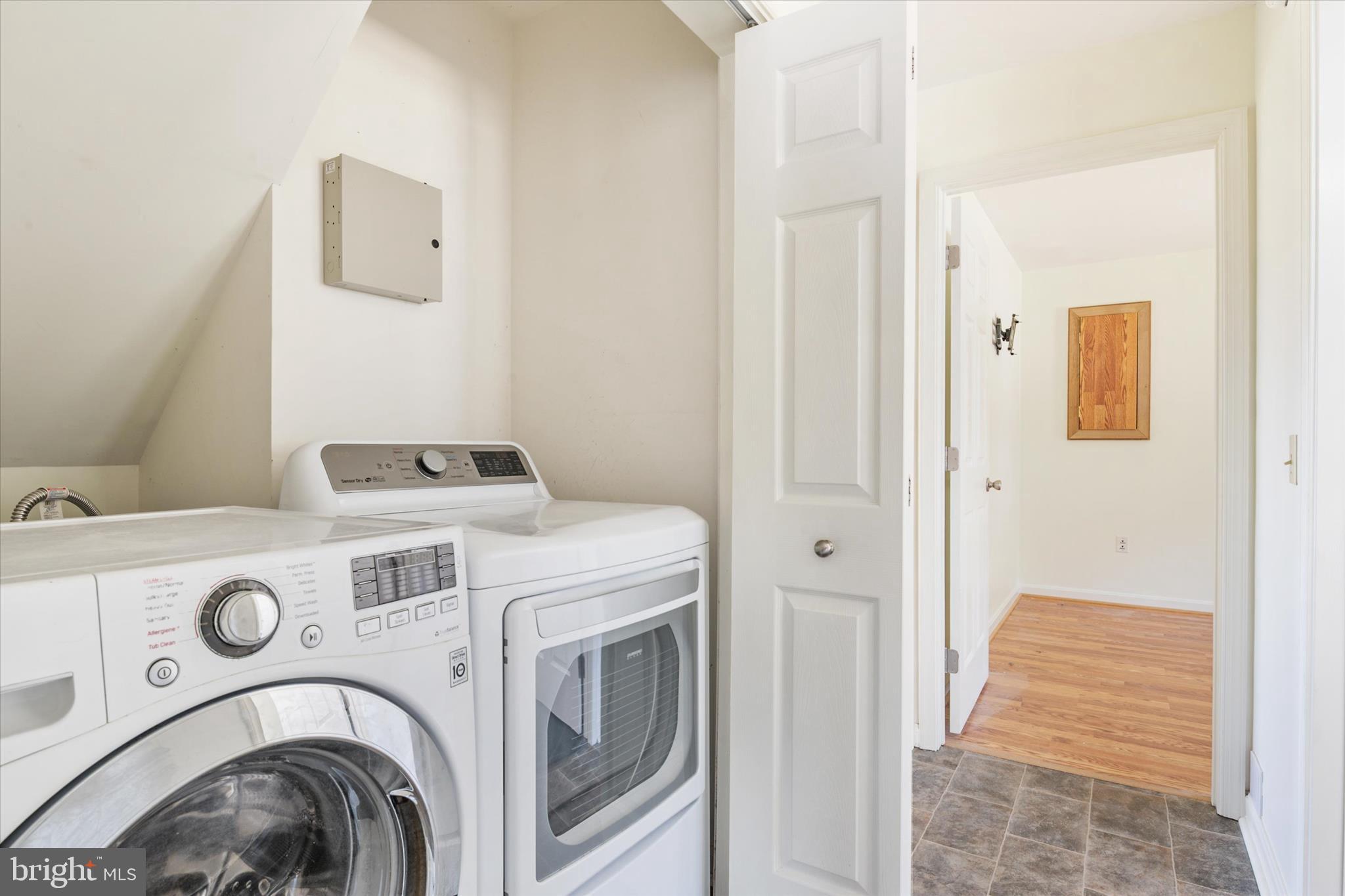 APPLE LANE - Residential