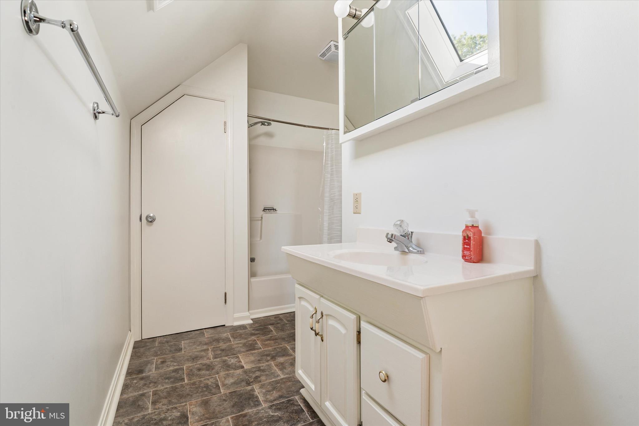 APPLE LANE - Residential