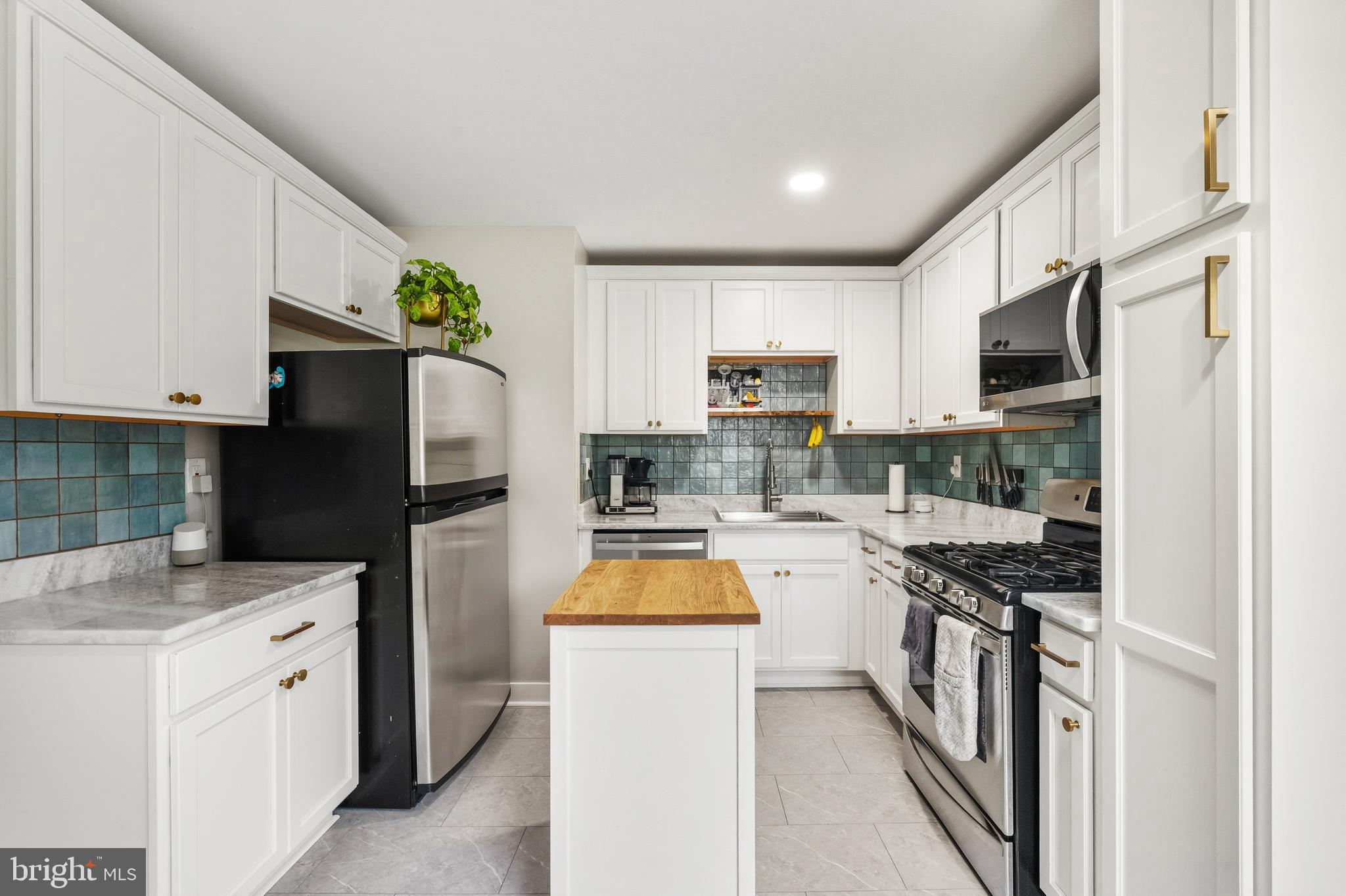 NEW CARROLLTON - Residential