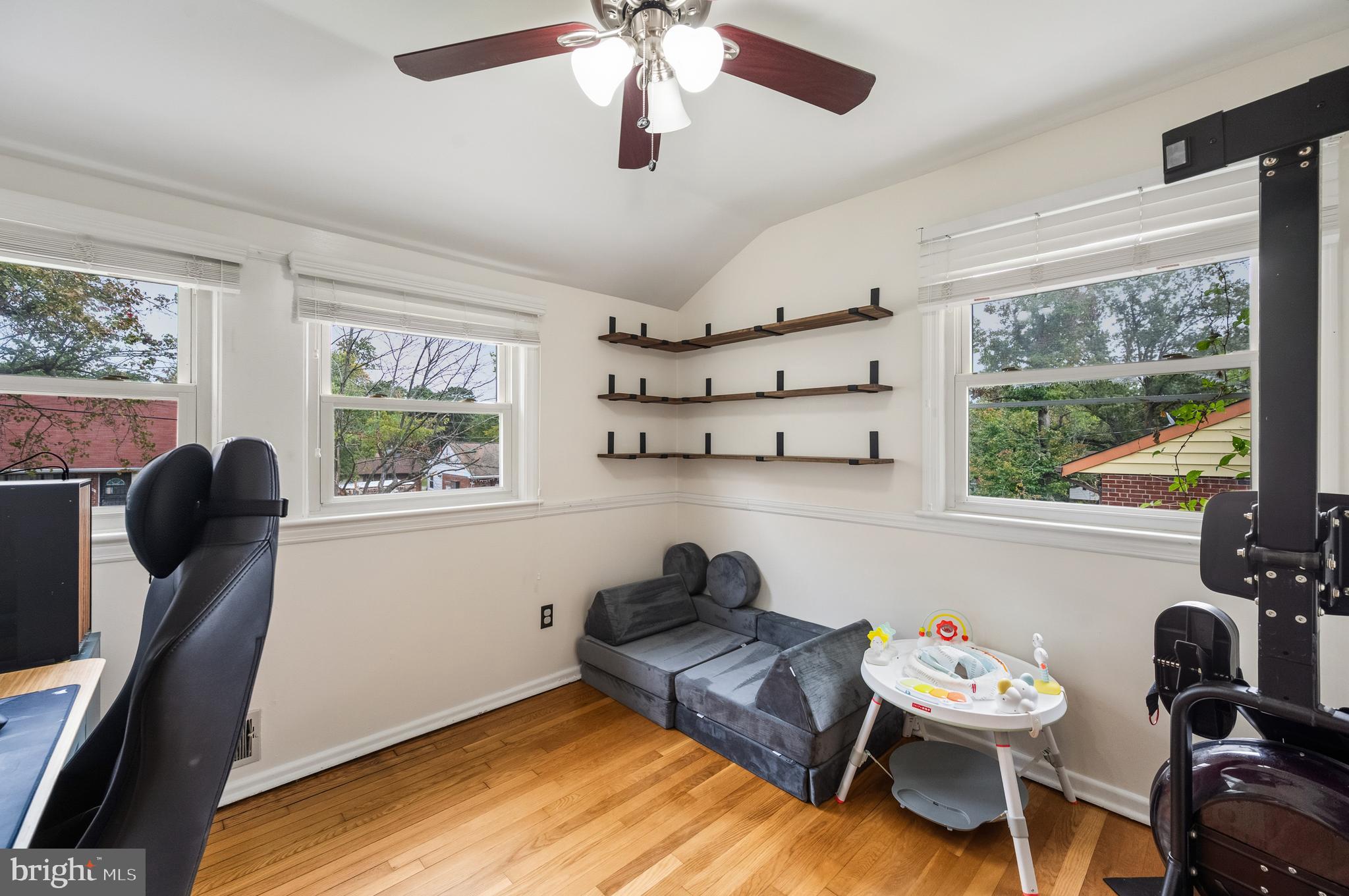 NEW CARROLLTON - Residential