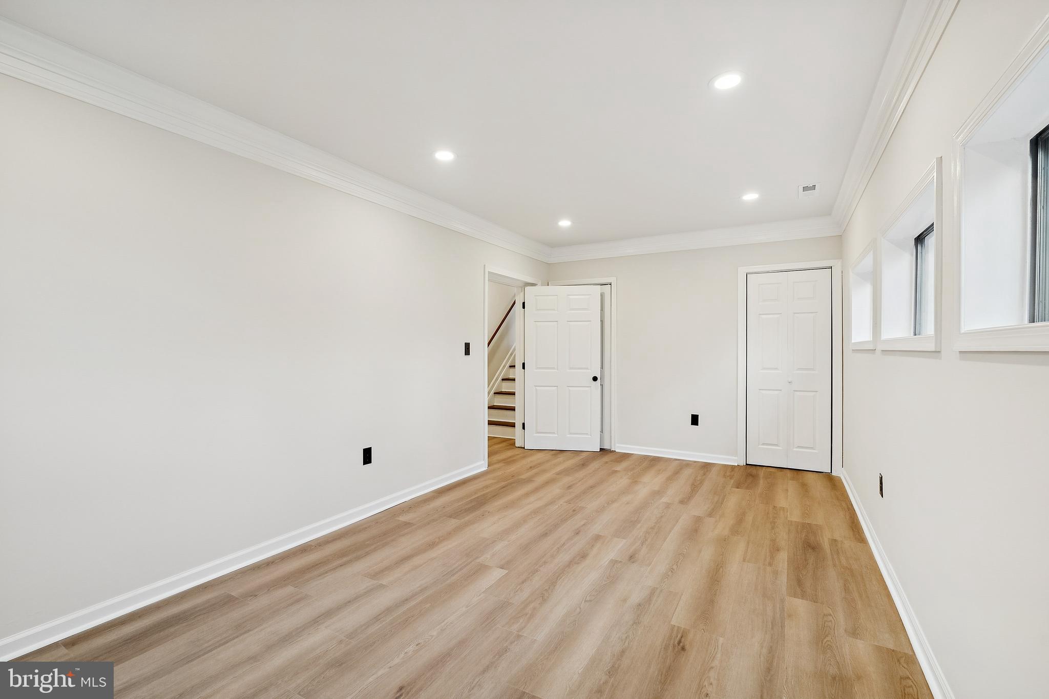 LEESBURG ESTATES - Residential