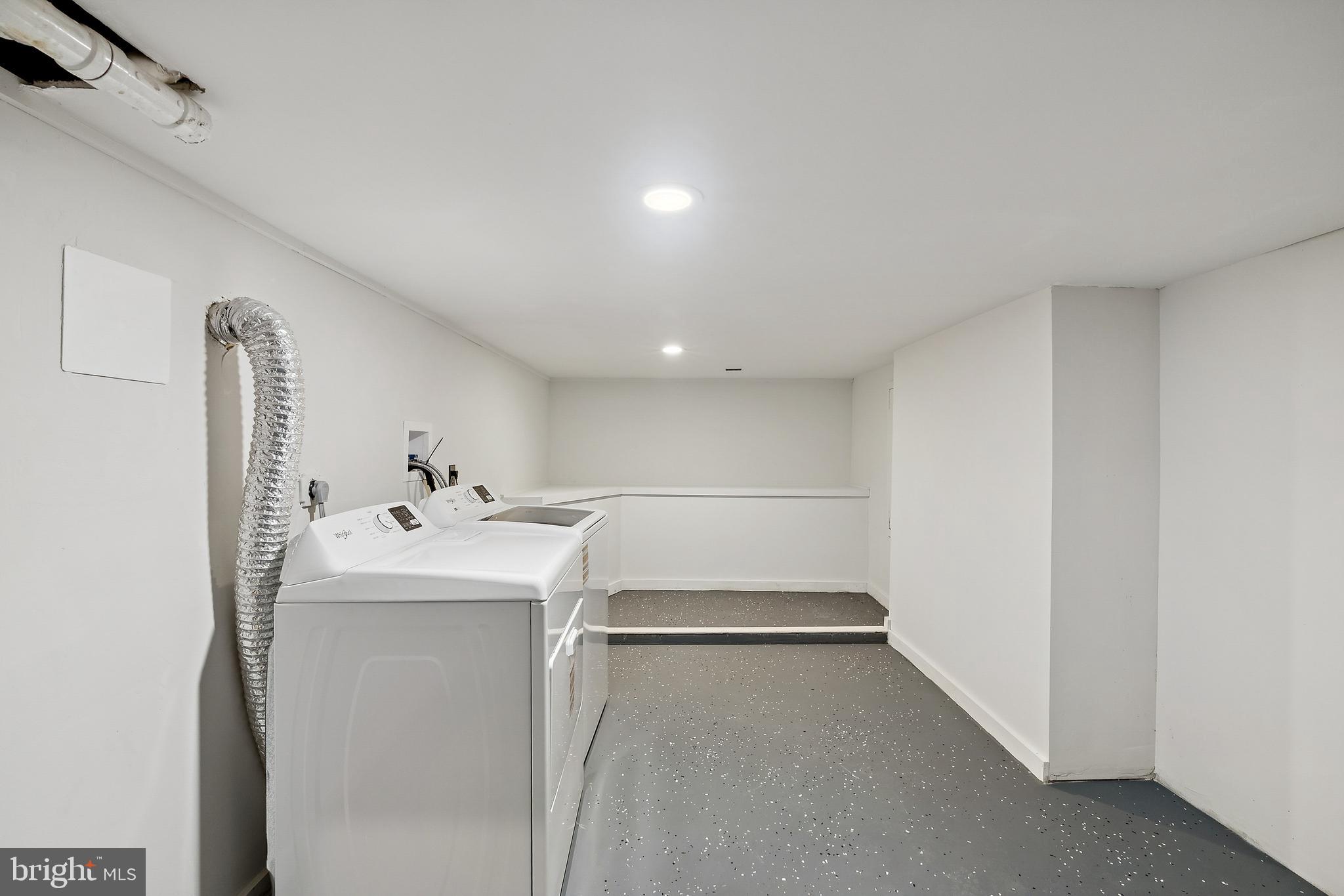 LEESBURG ESTATES - Residential