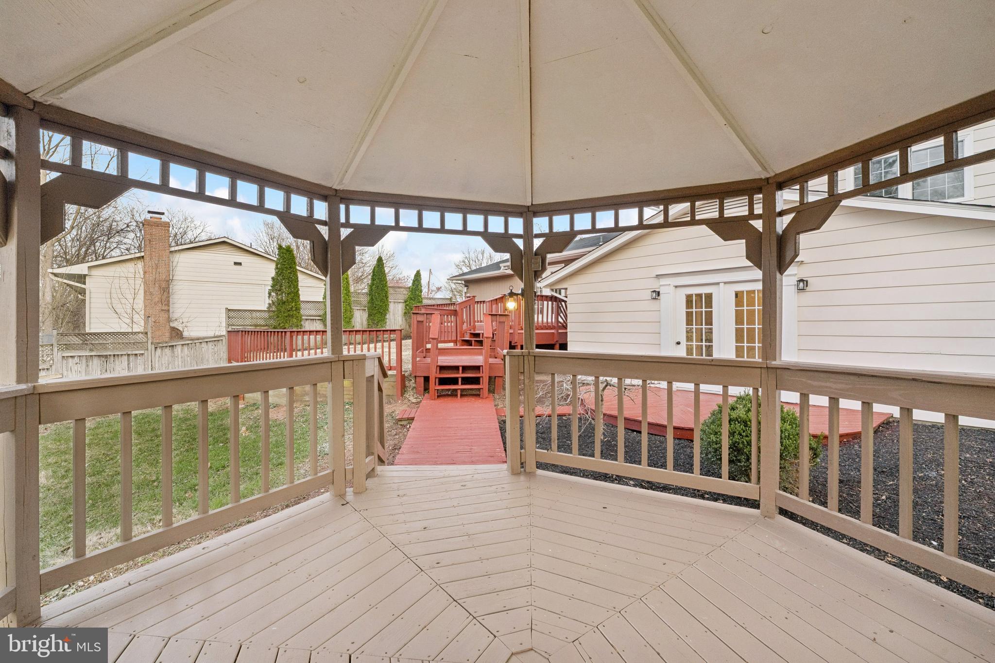 LEESBURG ESTATES - Residential