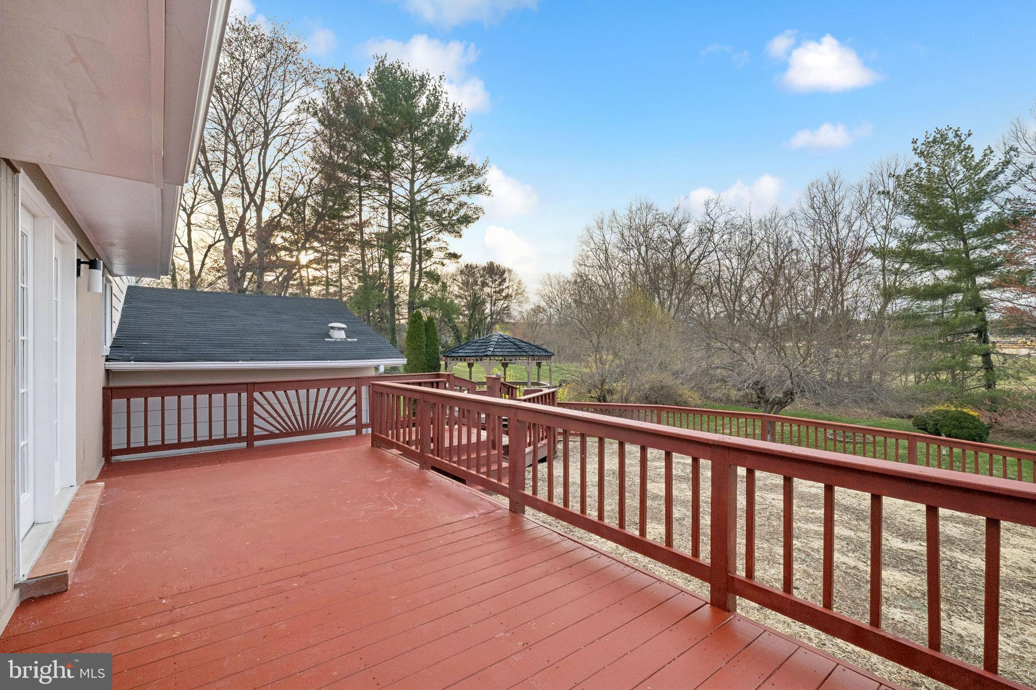 LEESBURG ESTATES - Residential