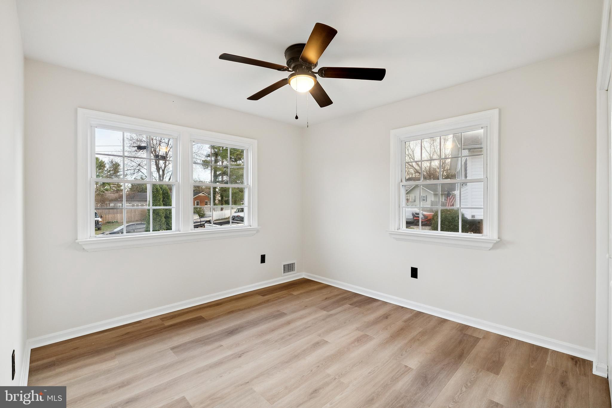 LEESBURG ESTATES - Residential