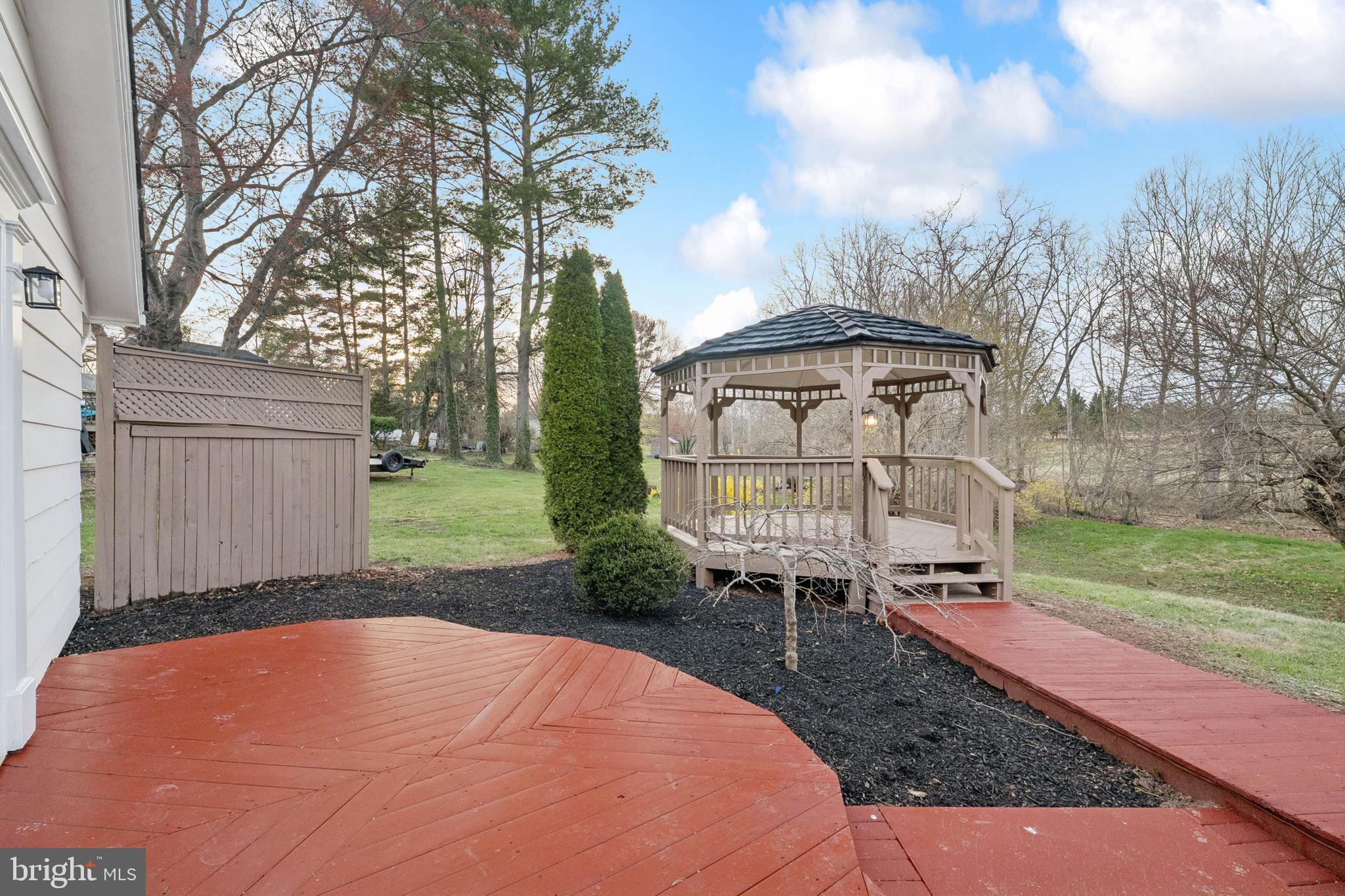 LEESBURG ESTATES - Residential