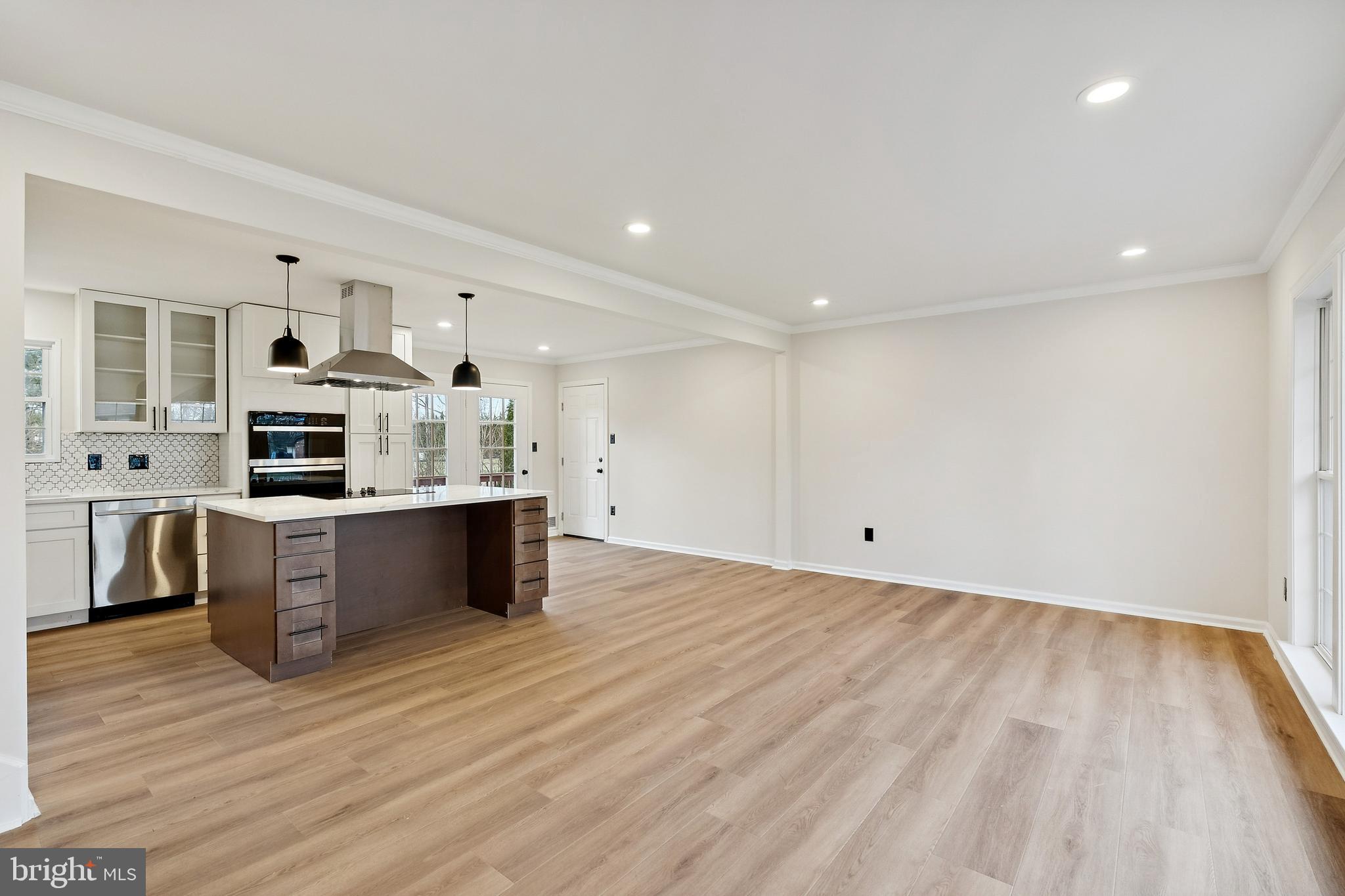 905 TUSCARORA DRIVE SW