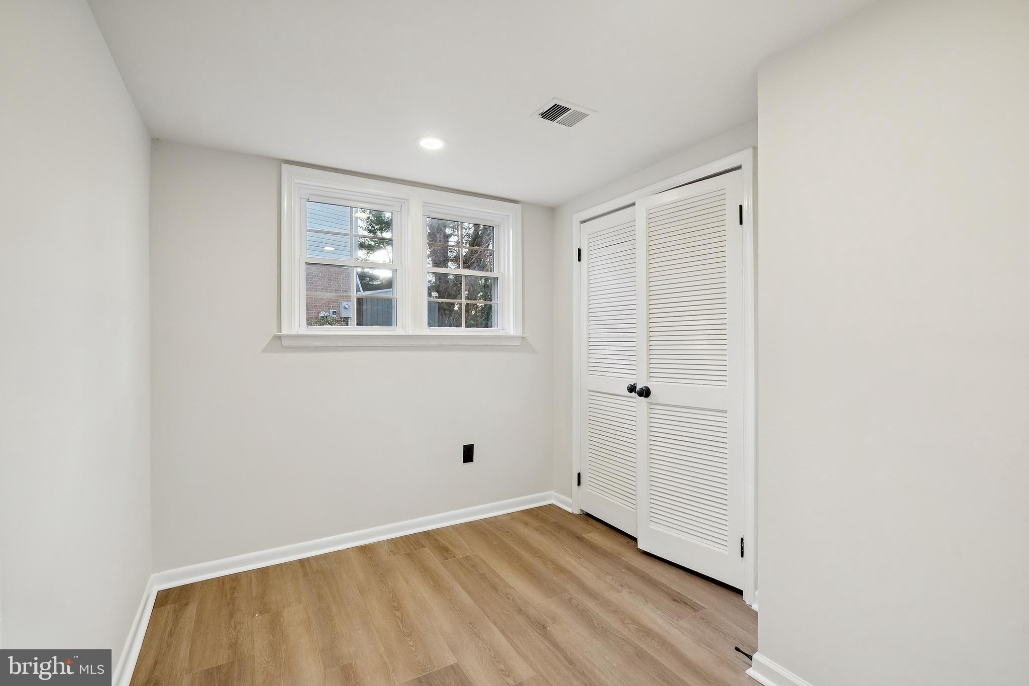 LEESBURG ESTATES - Residential