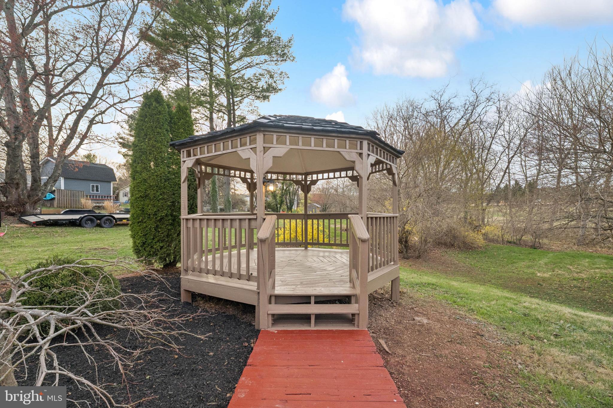 LEESBURG ESTATES - Residential