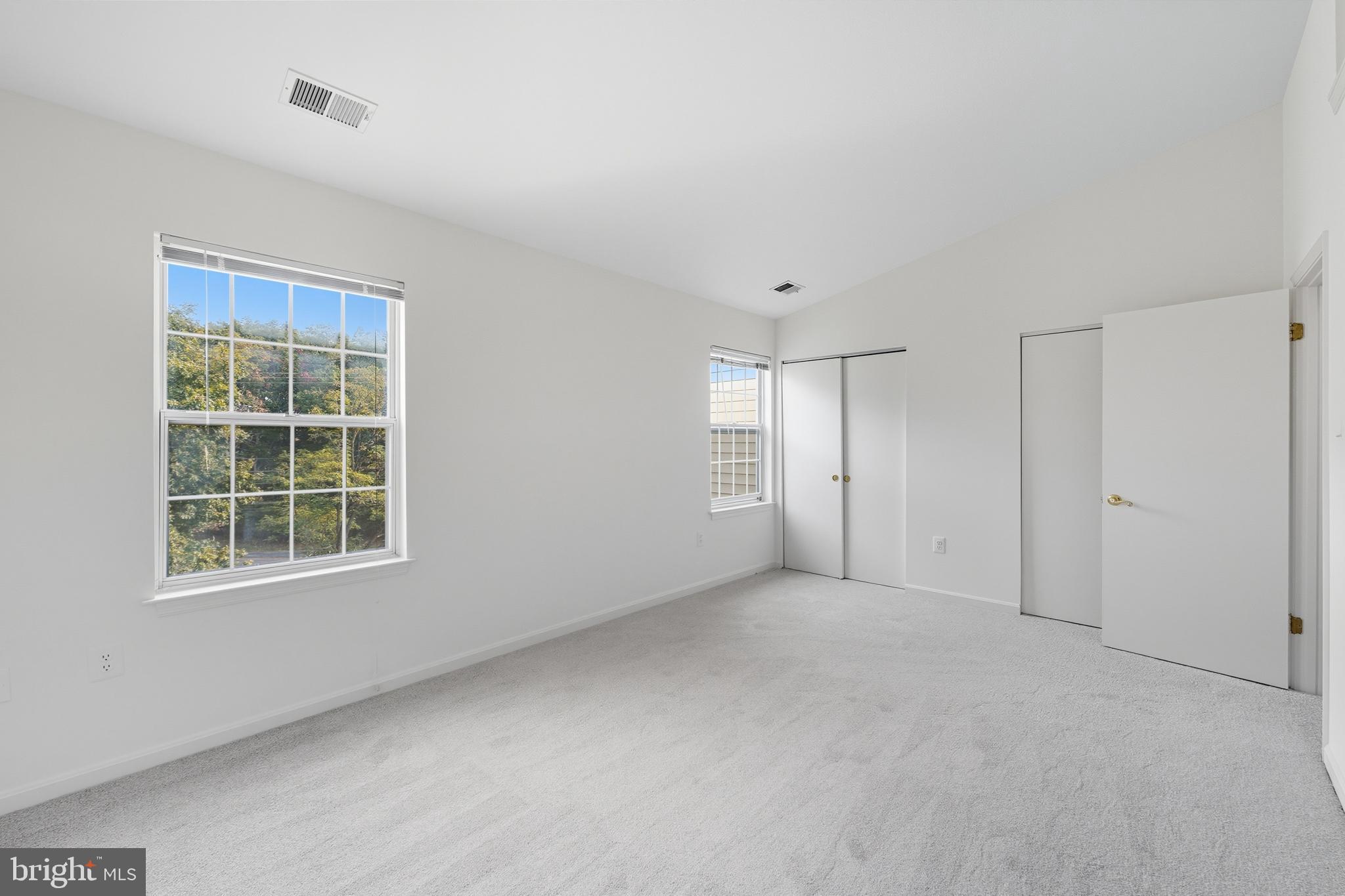 CALVERTON - Residential