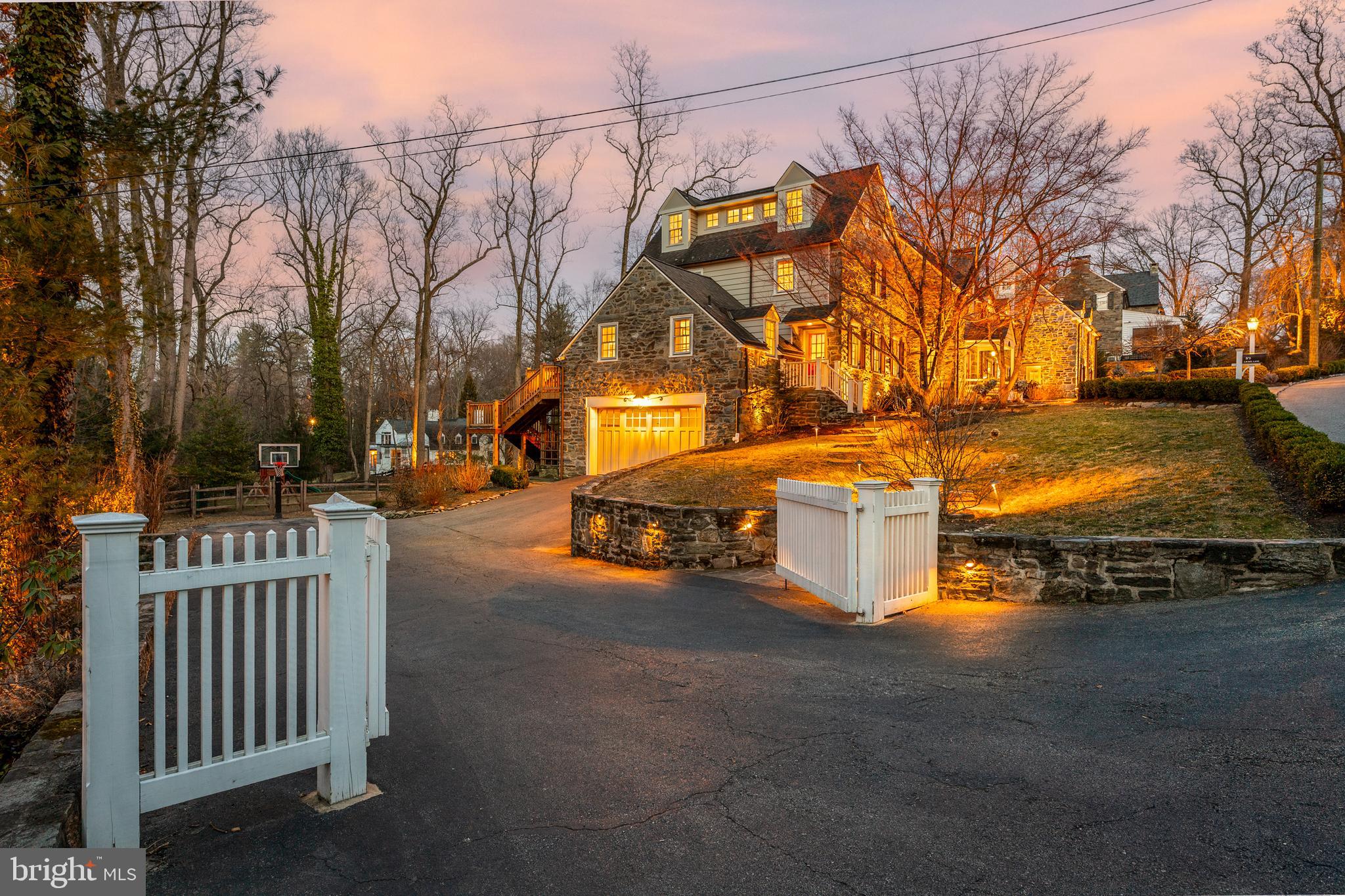 351 LAUREL LANE
