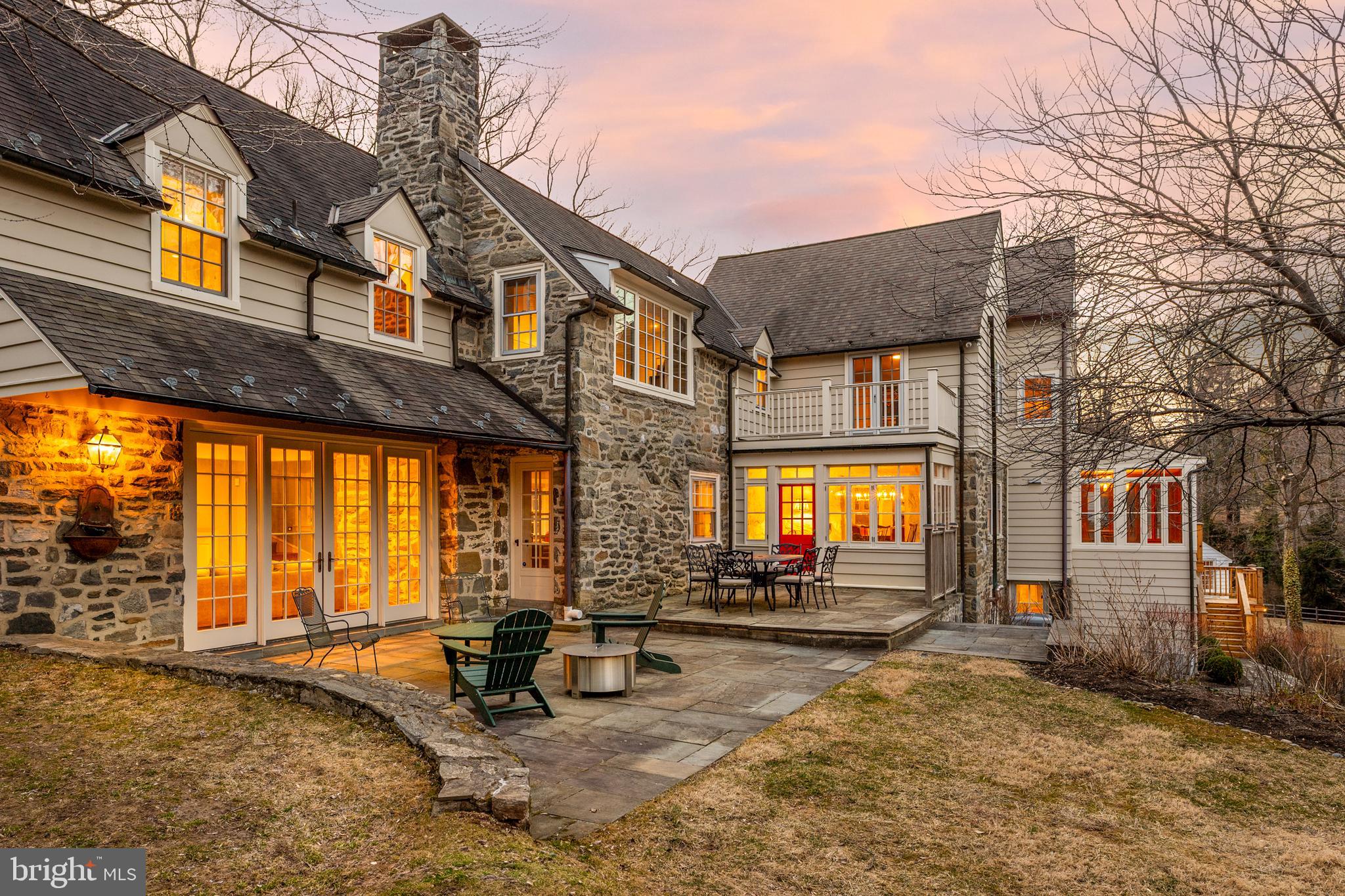 351 LAUREL LANE