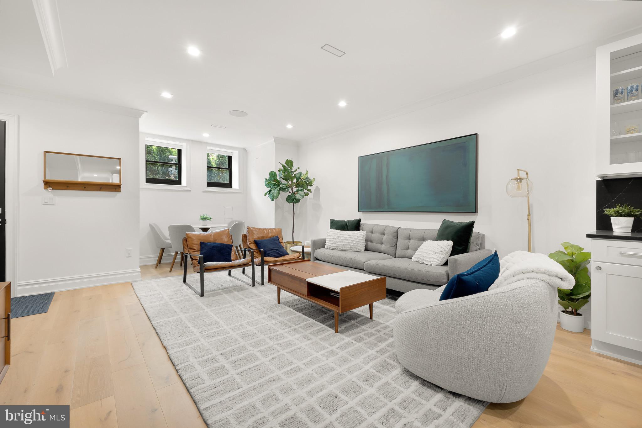 DUPONT CIRCLE - Residential