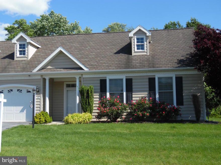 This Jamestown model is bright and open with high ceilings and an easy flow to the floor plan.  Living room features a vaulted ceiling and gas fireplace, kitchen has a pantry and lots of cabinets.  The sun room could be used for many purposes and has a pleasant view of woodland.  Both bedrooms have walk in closets and the master bath has a 5' walk in shower.  Easy living in Heritage Run because the lawn and flowerbed care and snow removal are part of the monthly fee along with trash removal, street lights, road care, etc. You can also build to a single family version of this floor plan on your choice of lot.