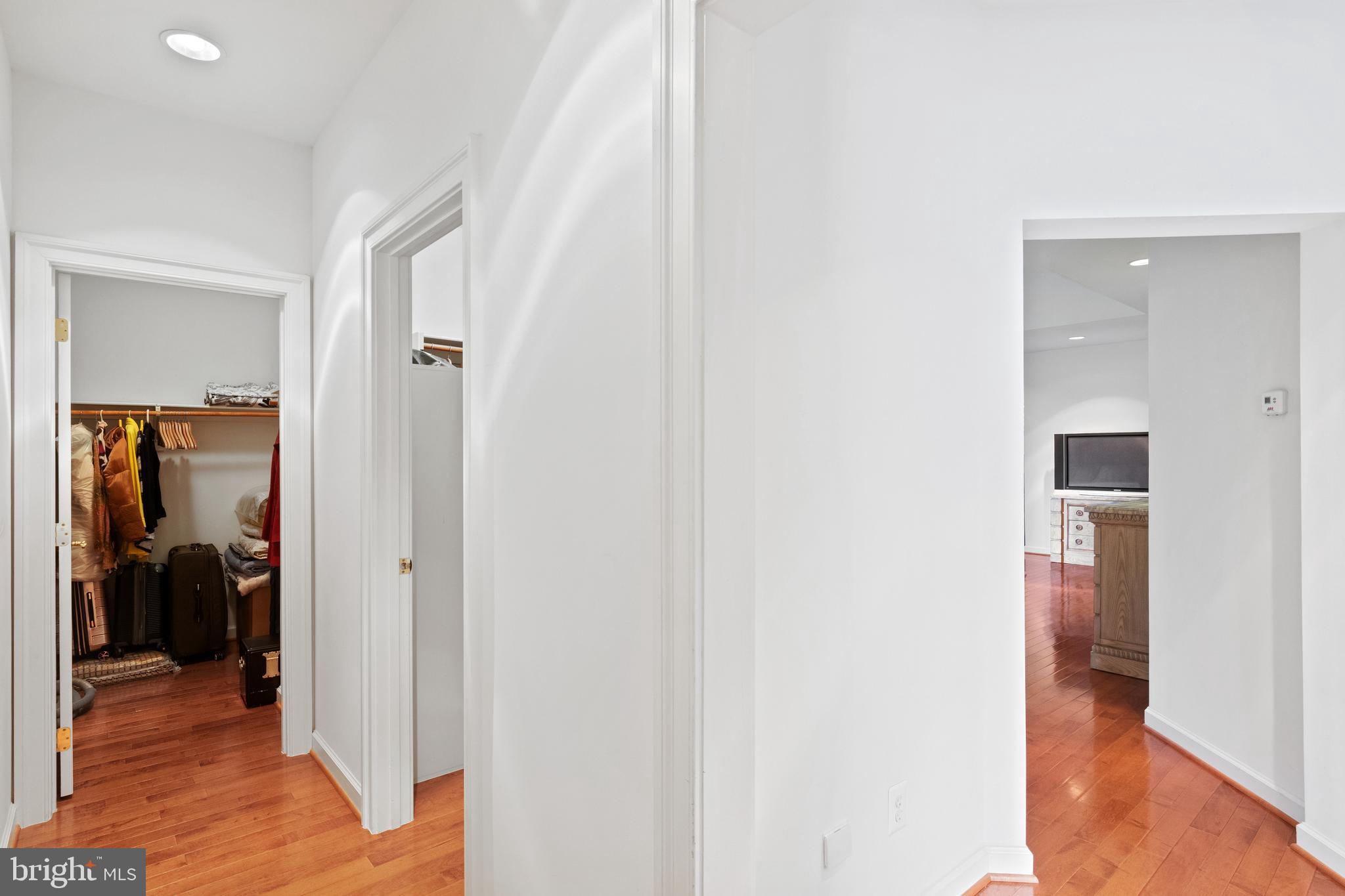 FOXHALL OF MCLEAN - Residential