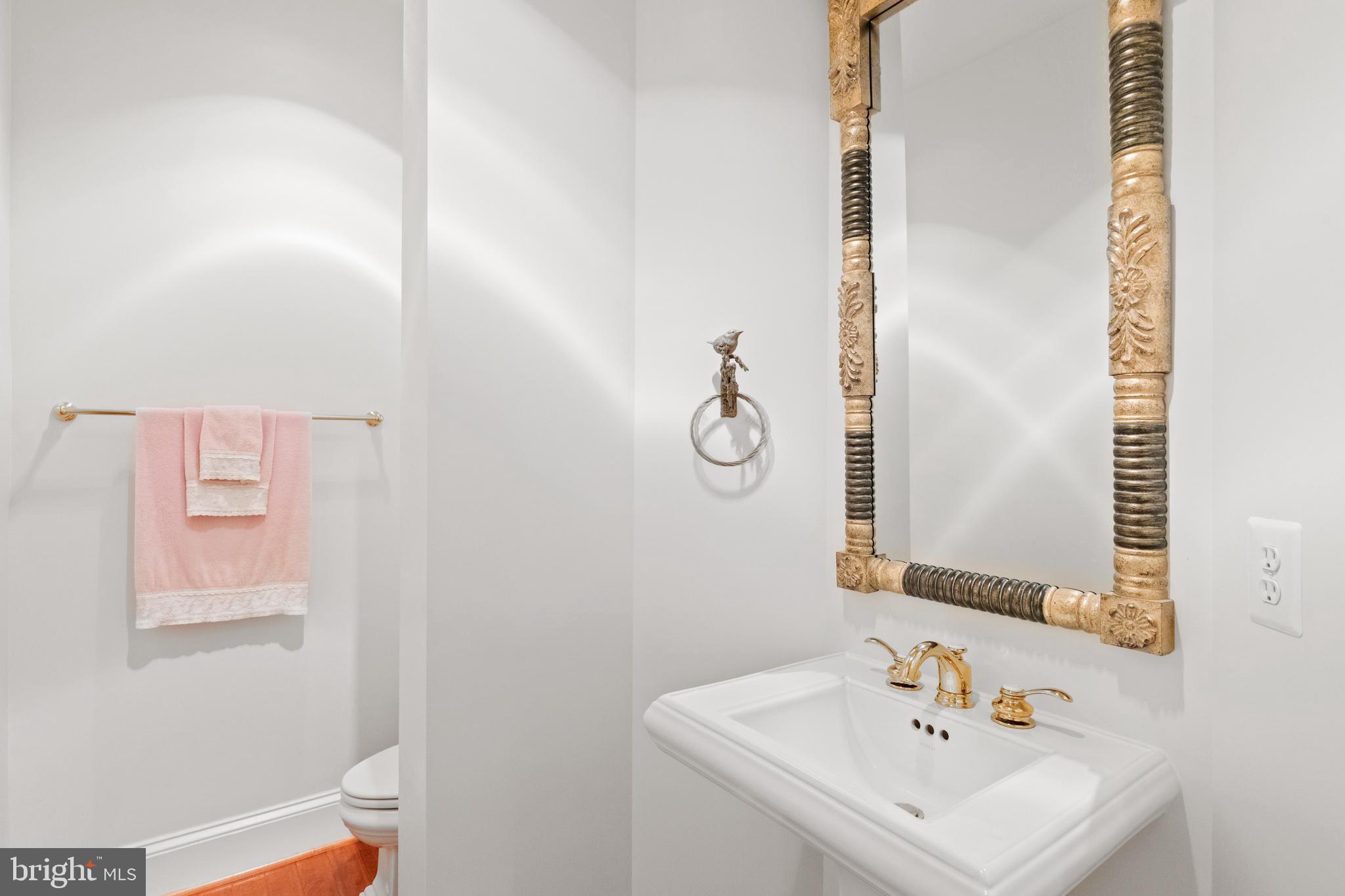 FOXHALL OF MCLEAN - Residential